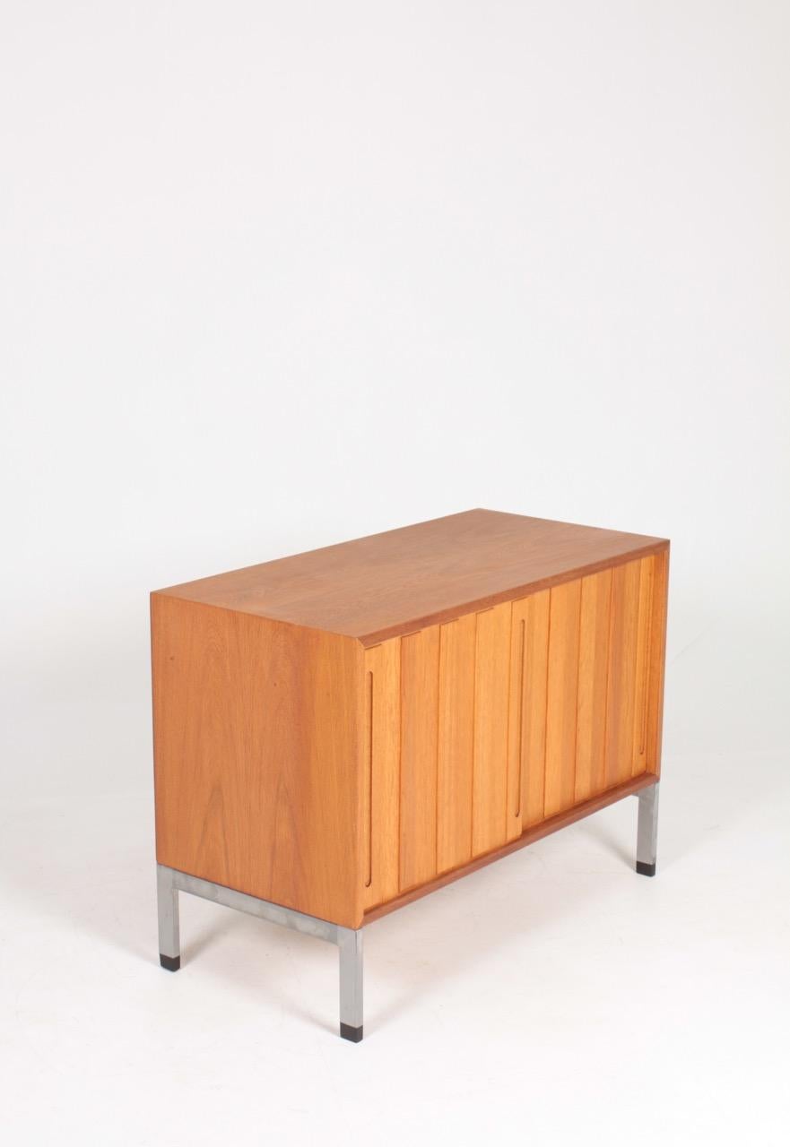 Midcentury Cabinet in Oak by Hans Wegner, Danish Design 1960s In Good Condition For Sale In Lejre, DK