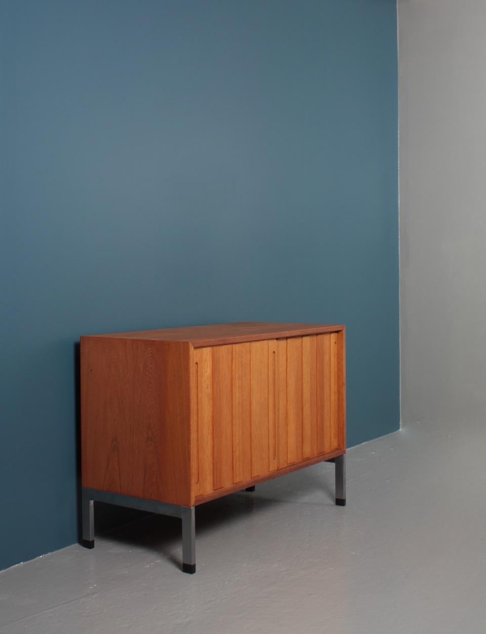 Midcentury Cabinet in Oak by Hans Wegner, Danish Design 1960s For Sale 3