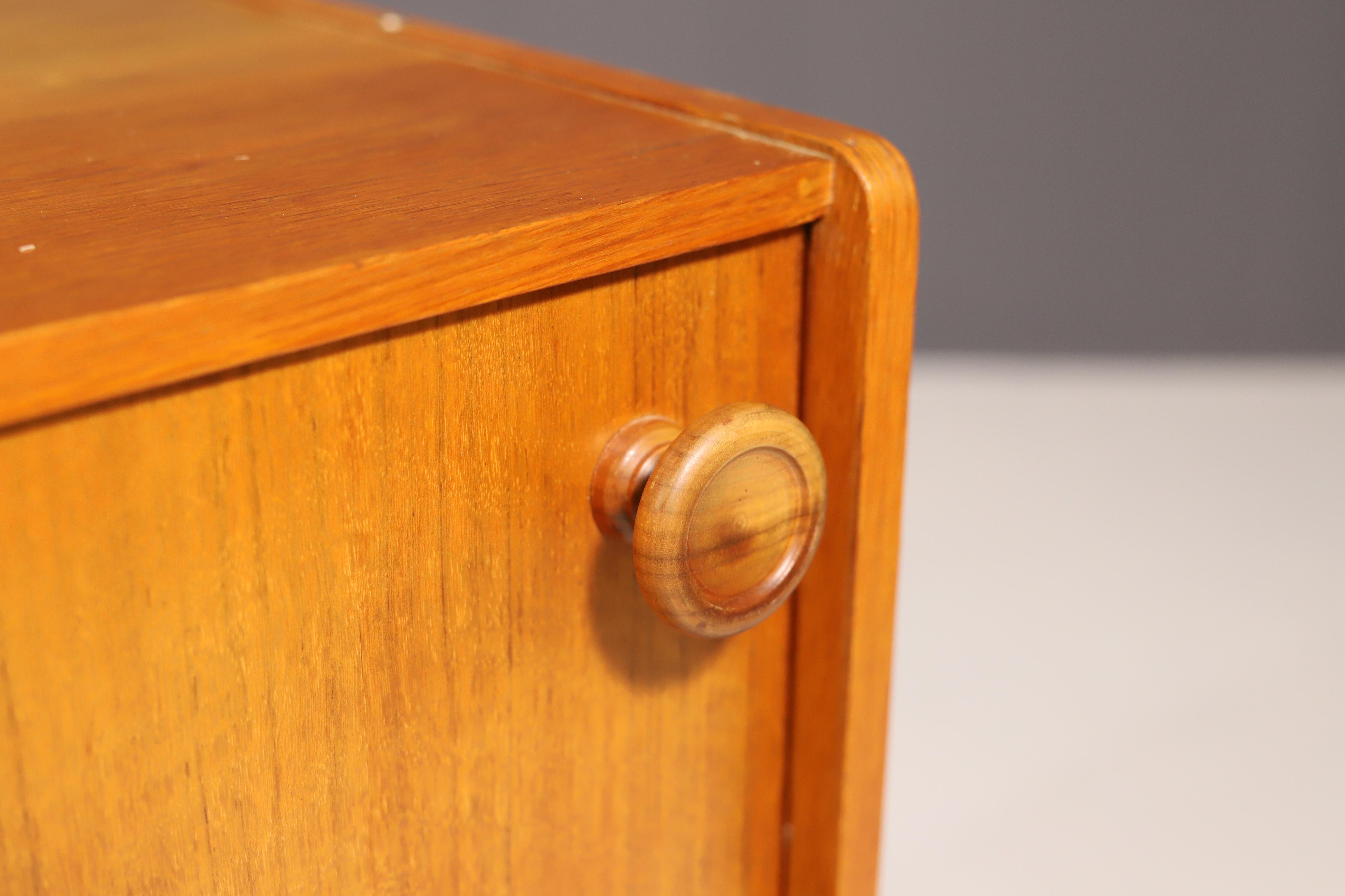 Mid century cabinet U452 by Jiří Jiroutek for Interiér Praha, Czech. 1960' For Sale 4