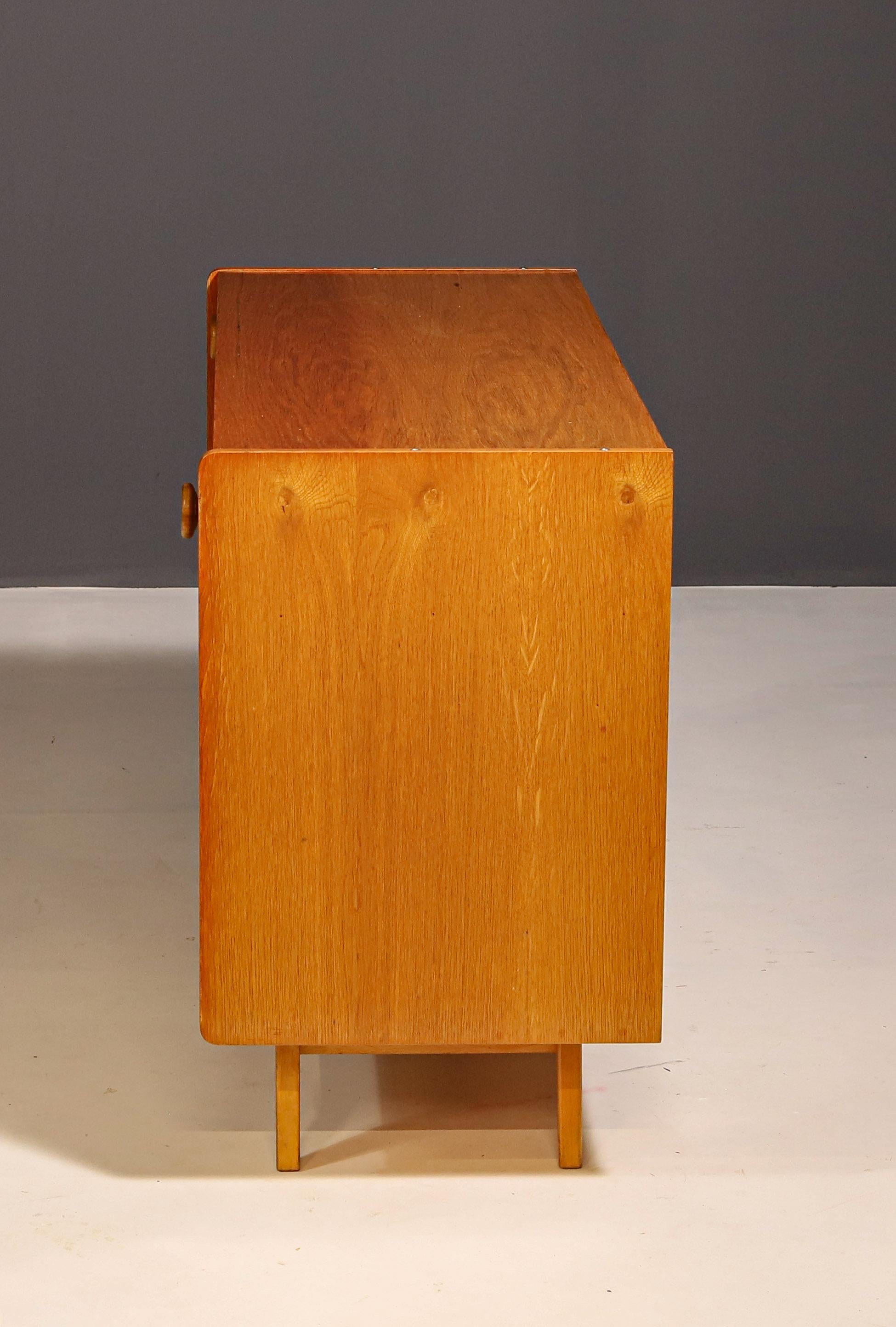 20th Century Mid century cabinet U452 by Jiří Jiroutek for Interiér Praha, Czech. 1960' For Sale
