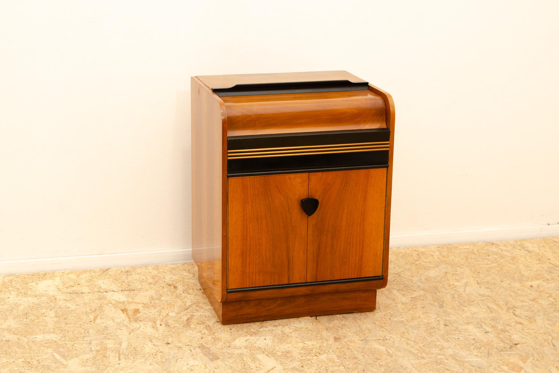 Schrank aus der Mitte des Jahrhunderts mit eingebautem Grammophon und Radio, 1950er Jahre im Angebot 12