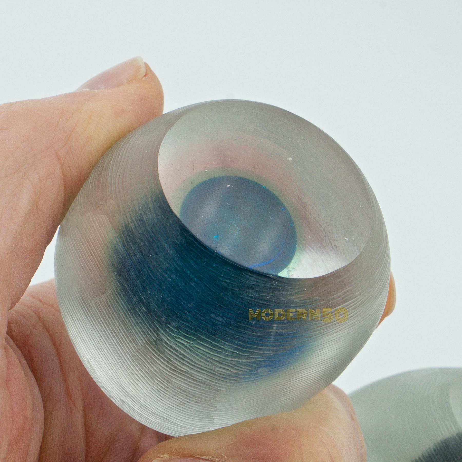 Milieu du XXe siècle Midcentury Caliari Venini Inciso Art Glass Cube Eyeball Sculpture Paperweights en vente