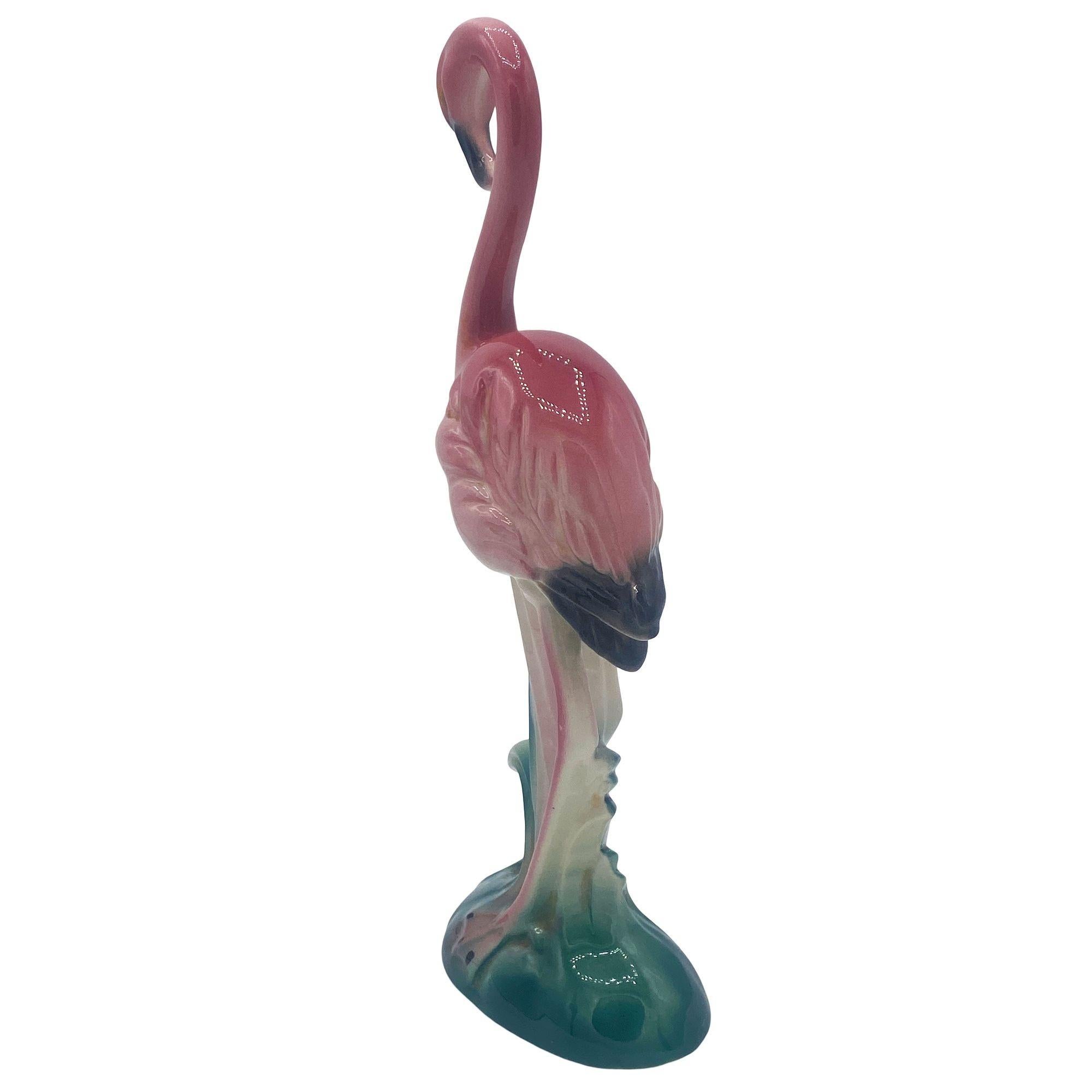 Americano Figurina di fenicottero rosa inquisitore in ceramica della California Pottery di metà del secolo scorso in vendita