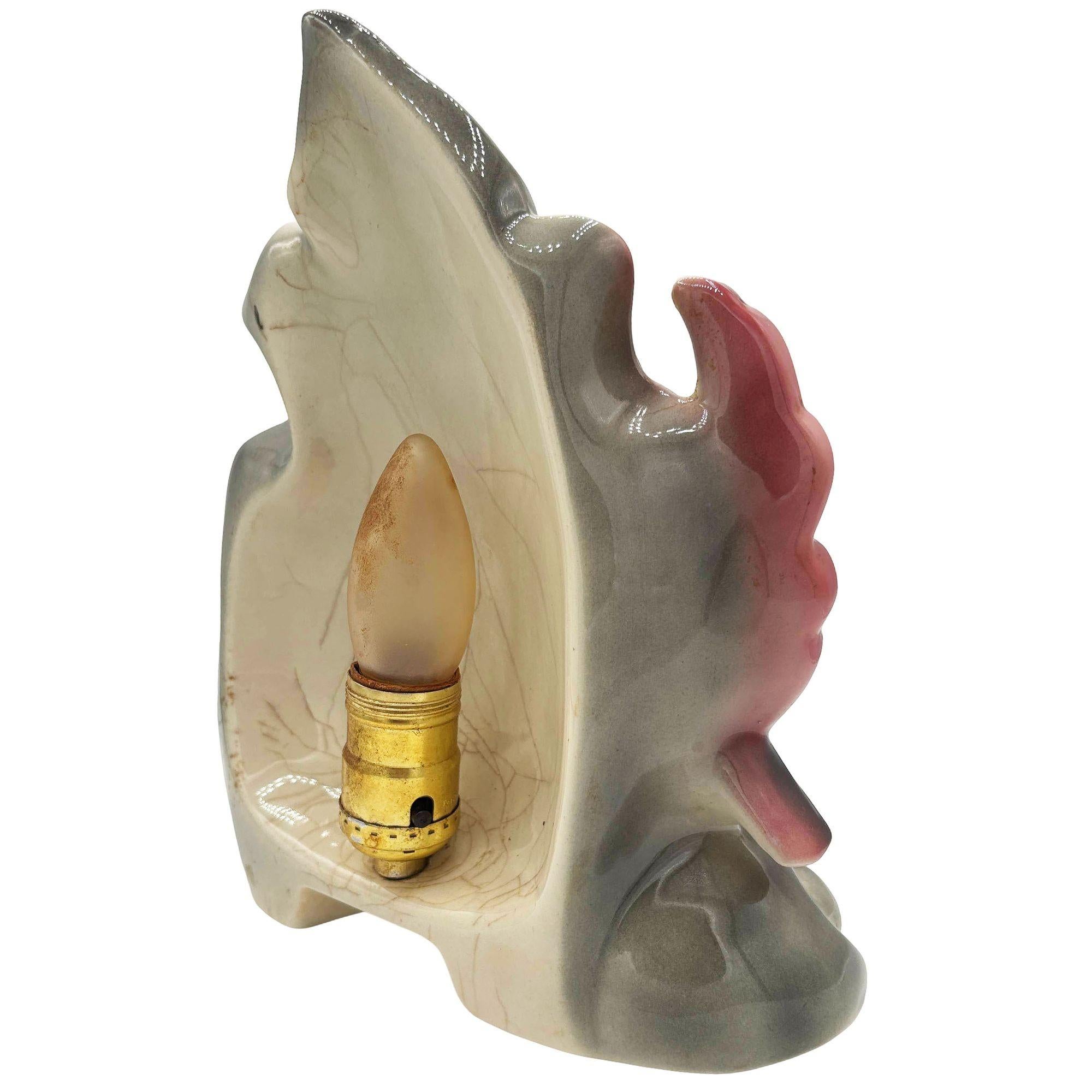 Lámpara de sobremesa de cerámica California Pottery de mediados de siglo con forma de hoja de cisne rosa en Excelente estado para la venta en Van Nuys, CA