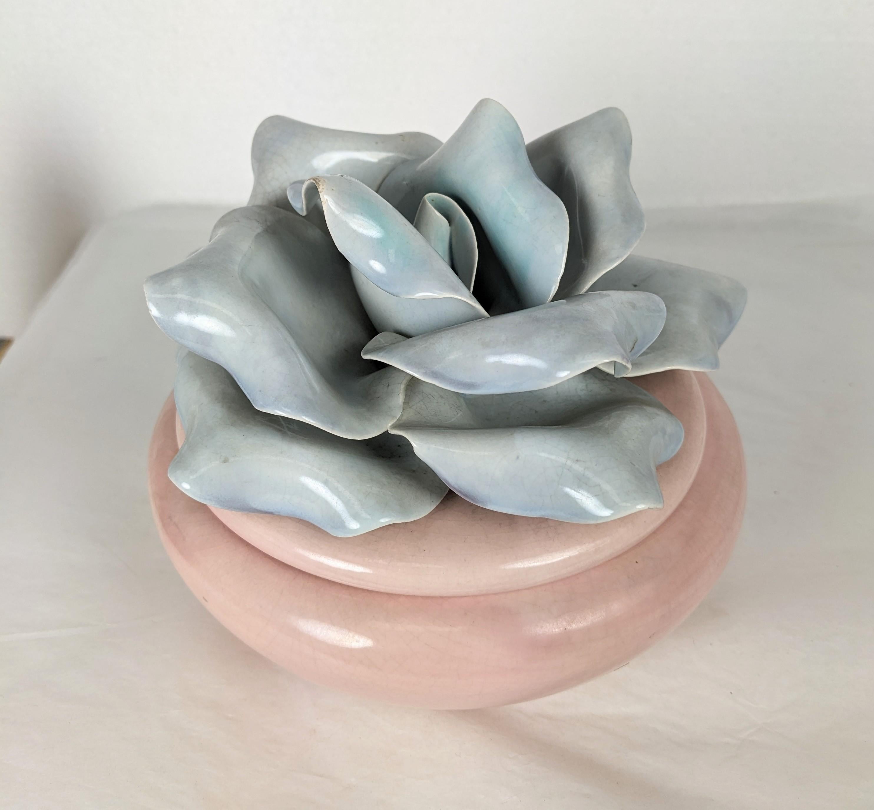 Mid Century California Pottery Rose Box In Good Condition For Sale In Riverdale, NY