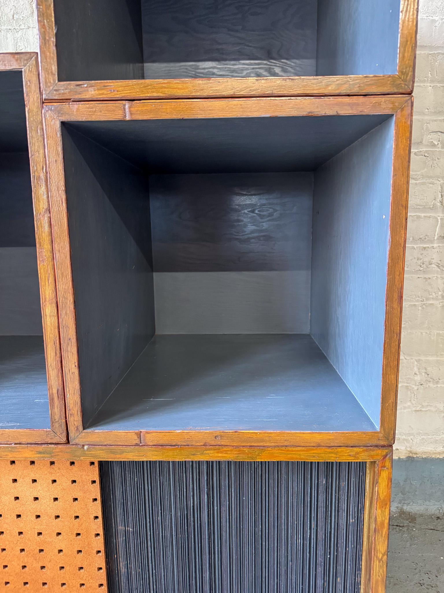 Grupo de muebles unitarios californianos de mediados de siglo en venta 1