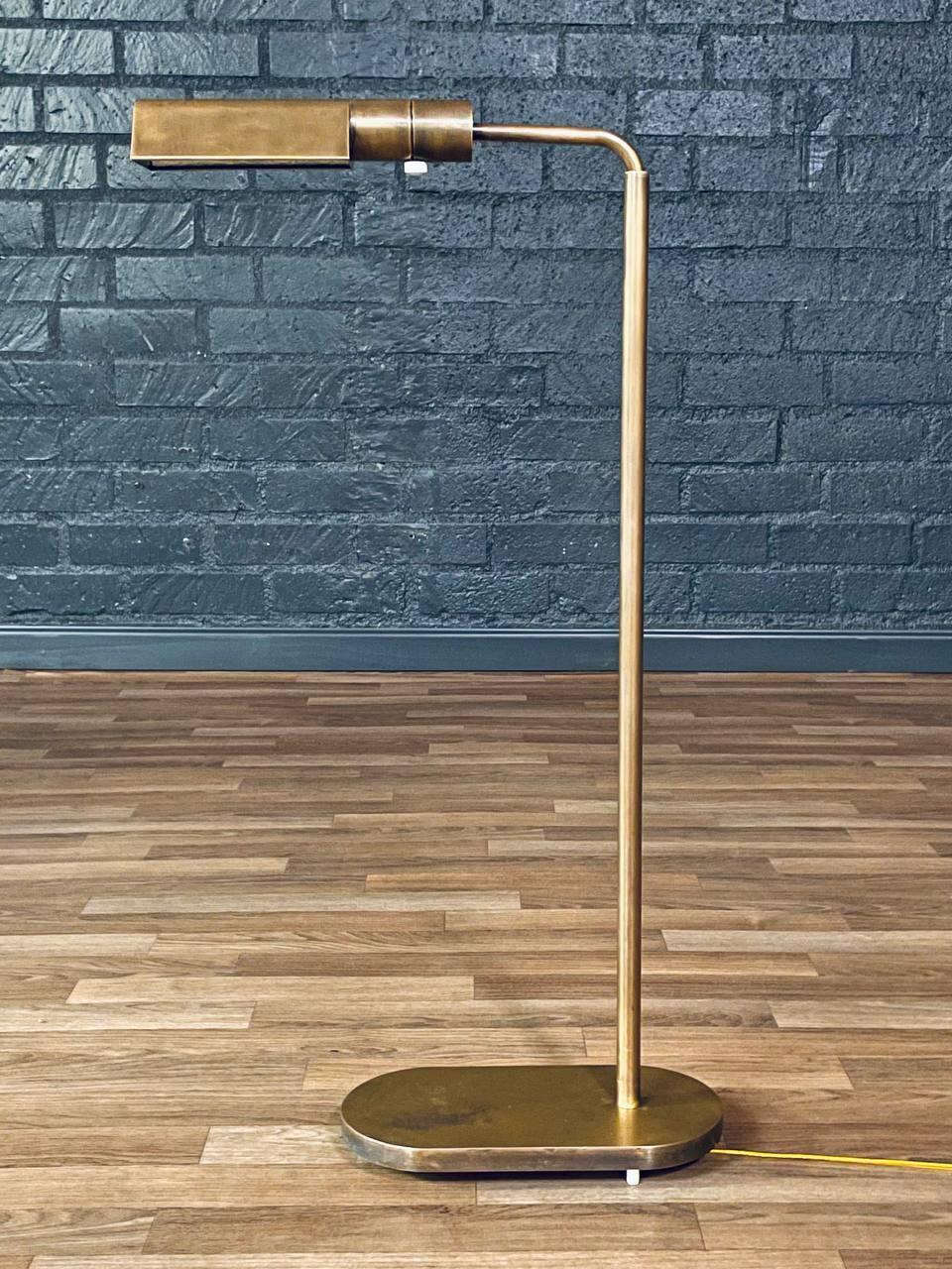 Americano Lampada da terra articolata in ottone del Mid-Century Californian Modern di Casella in vendita