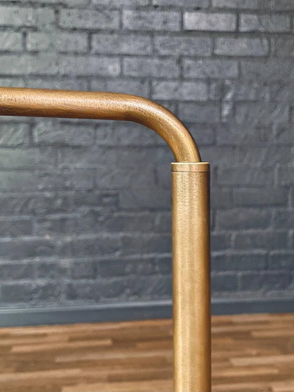 Lampada da terra articolata in ottone del Mid-Century Californian Modern di Casella in vendita 1