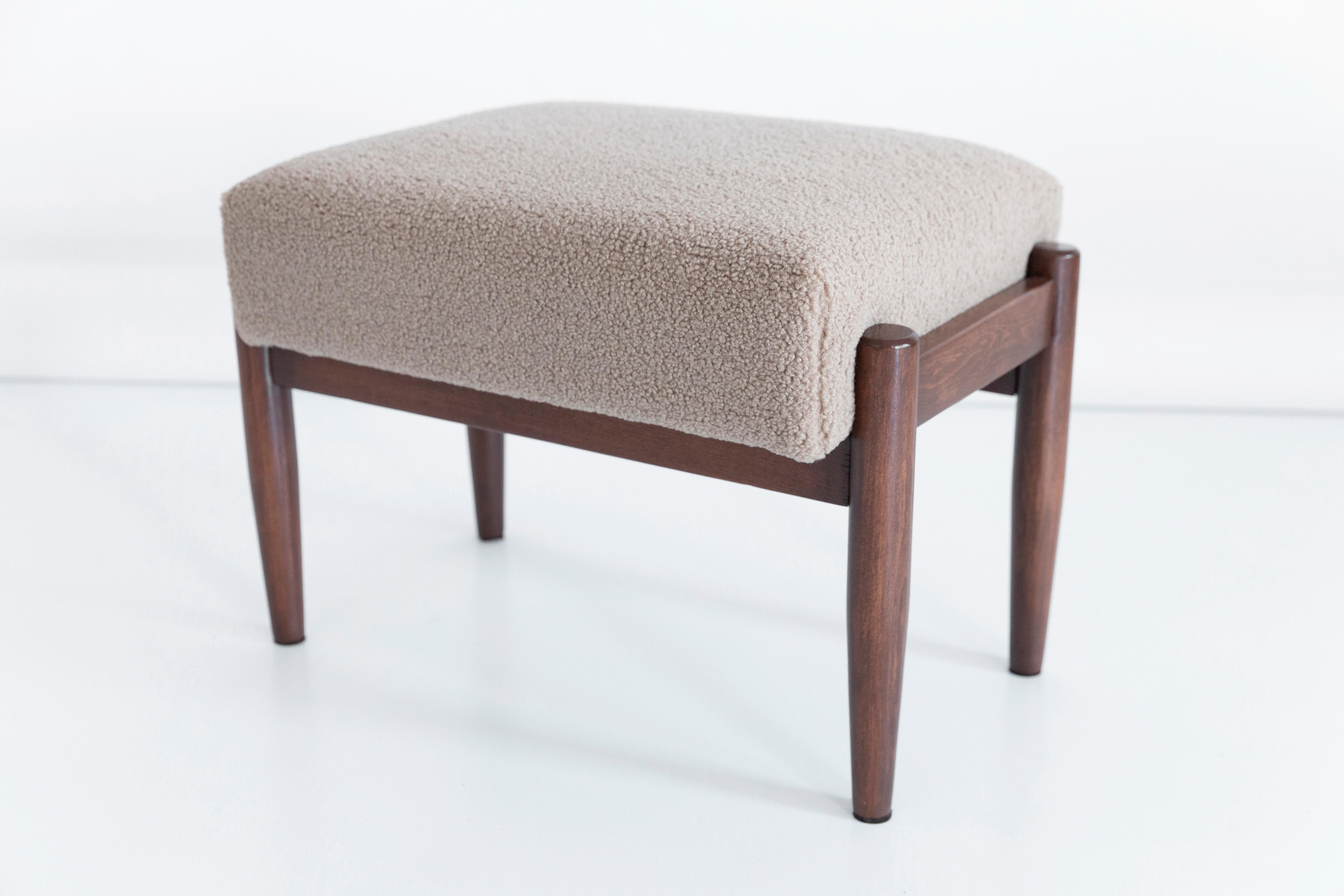 Mid-Century Camel Boucle Vintage Stool, Edmund Homa, 1960s In Excellent Condition For Sale In 05-080 Hornowek, PL