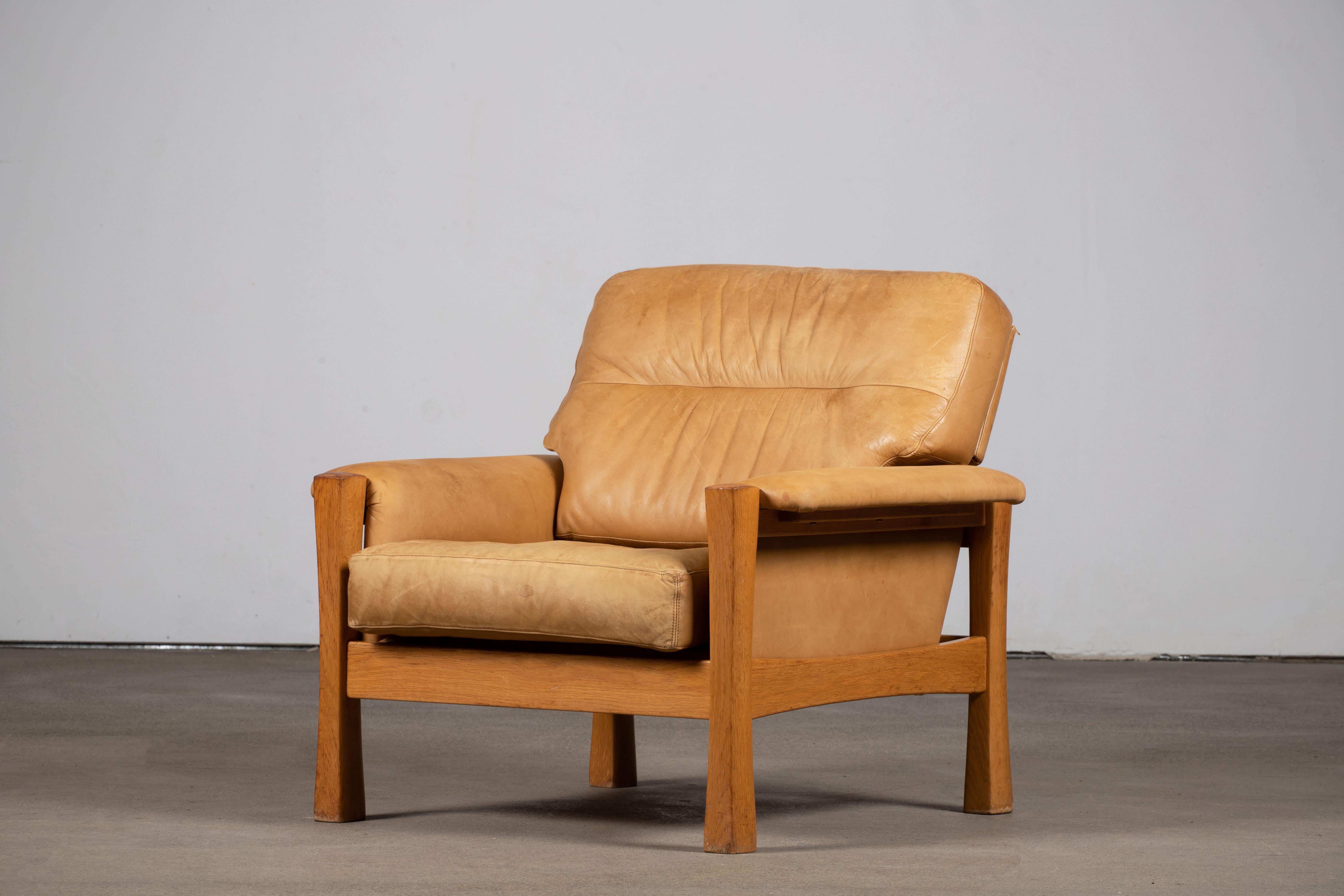 Mid-Century Modern Mid-Century Camel Leather Armchair in Style of Pierre Chapo, 1960 For Sale