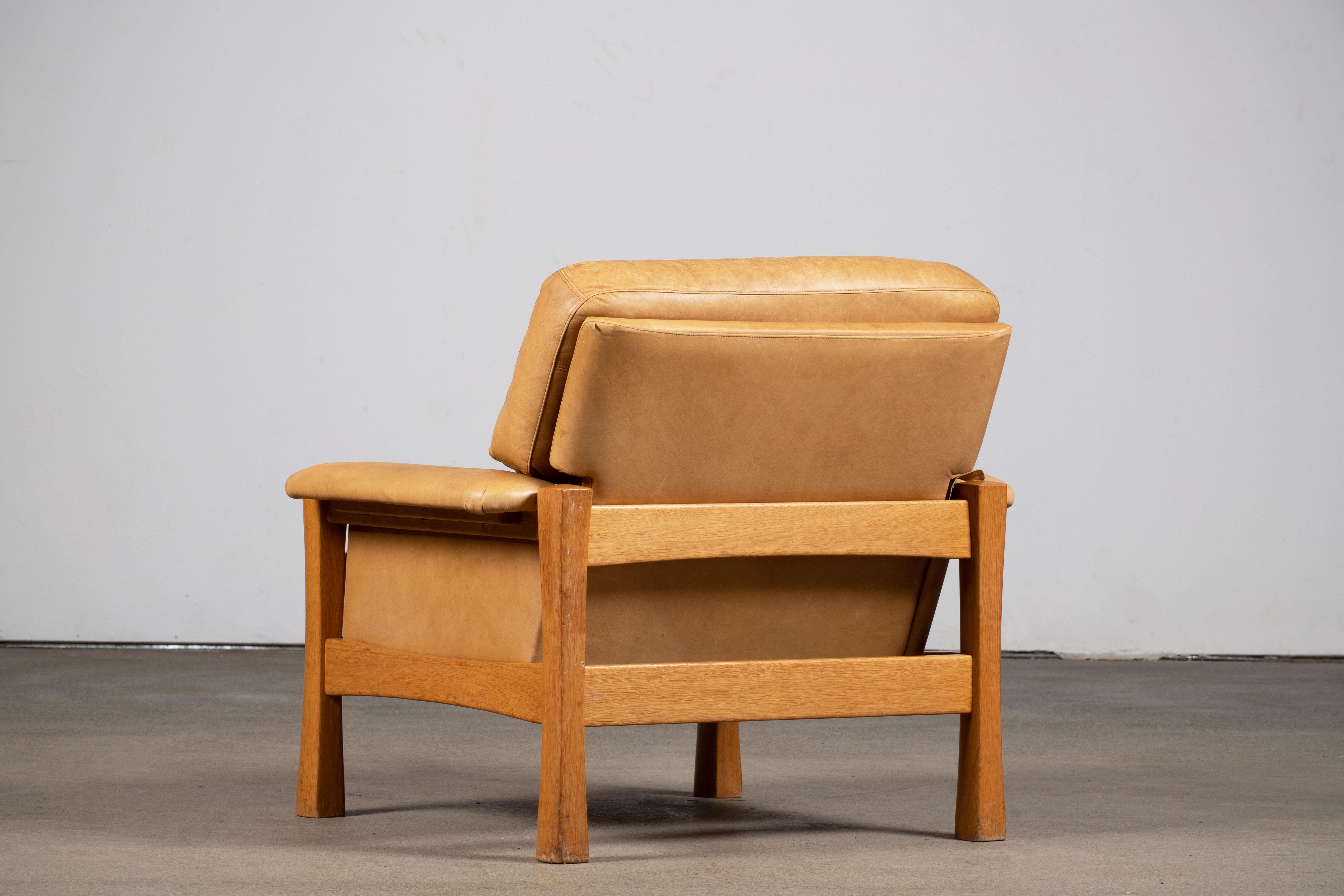 French Mid-Century Camel Leather Armchair in Style of Pierre Chapo, 1960 For Sale