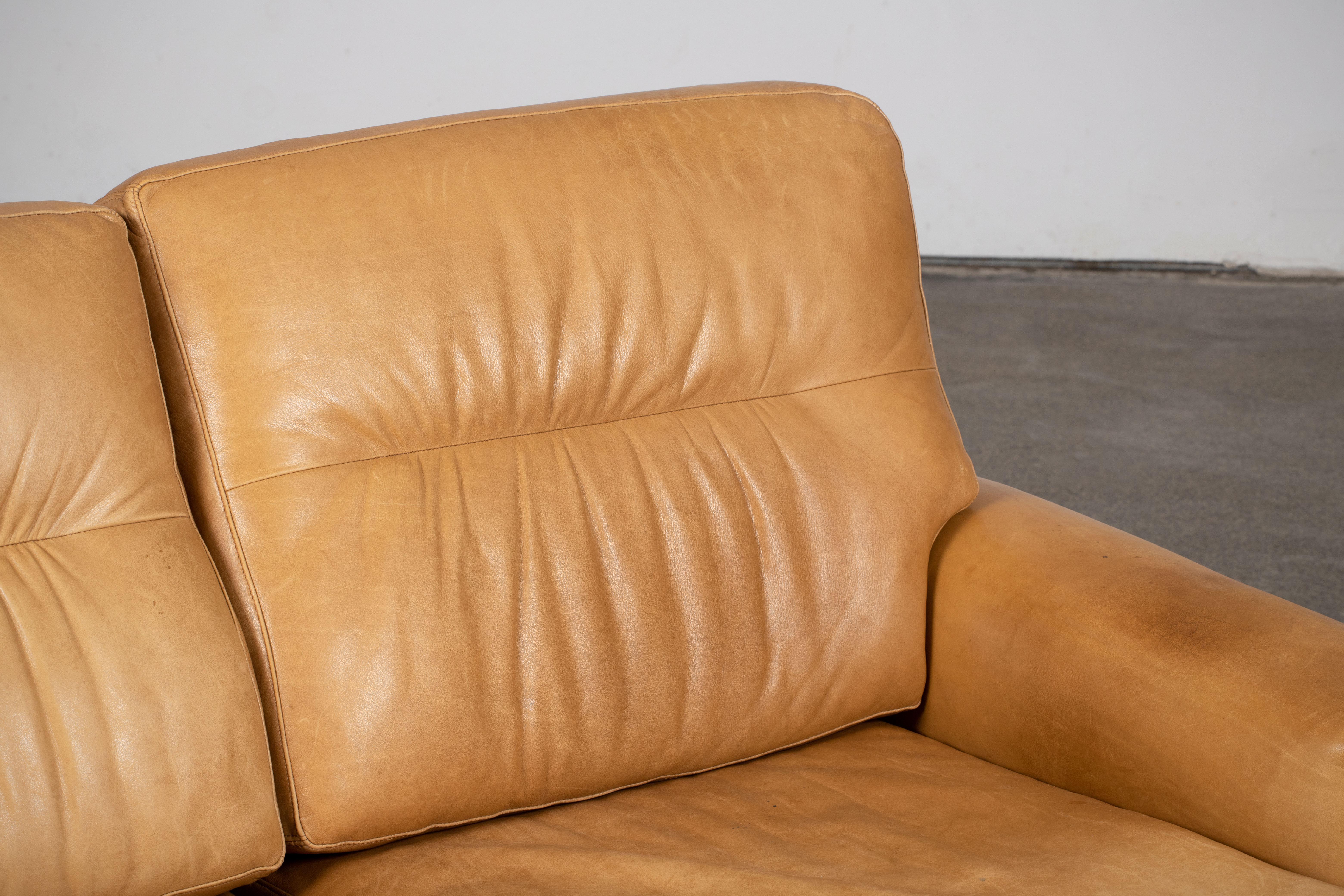 Mid-Century Camel Leather Sofa in Style of Pierre Chapo, 1960 For Sale 2