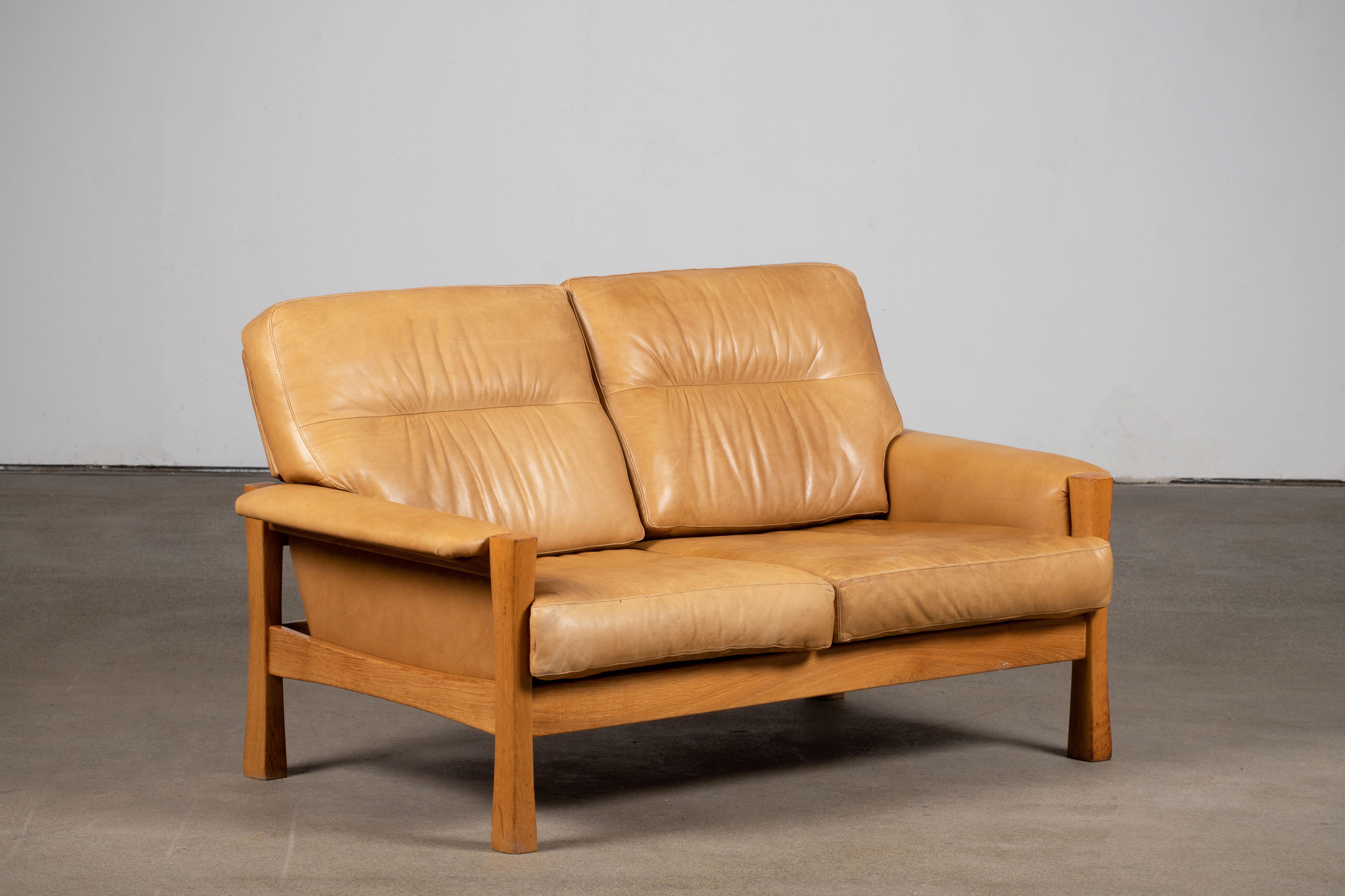 Mid-Century Camel Leather Sofa in Style of Pierre Chapo, 1960 In Good Condition For Sale In Wiesbaden, DE