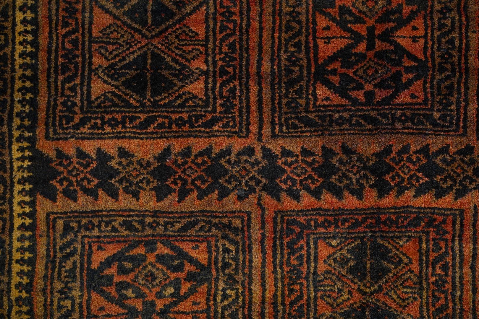 Mid century Camel wool Tribal Baluchi Vintage Semi Antique  In Excellent Condition For Sale In WYNNUM, QLD