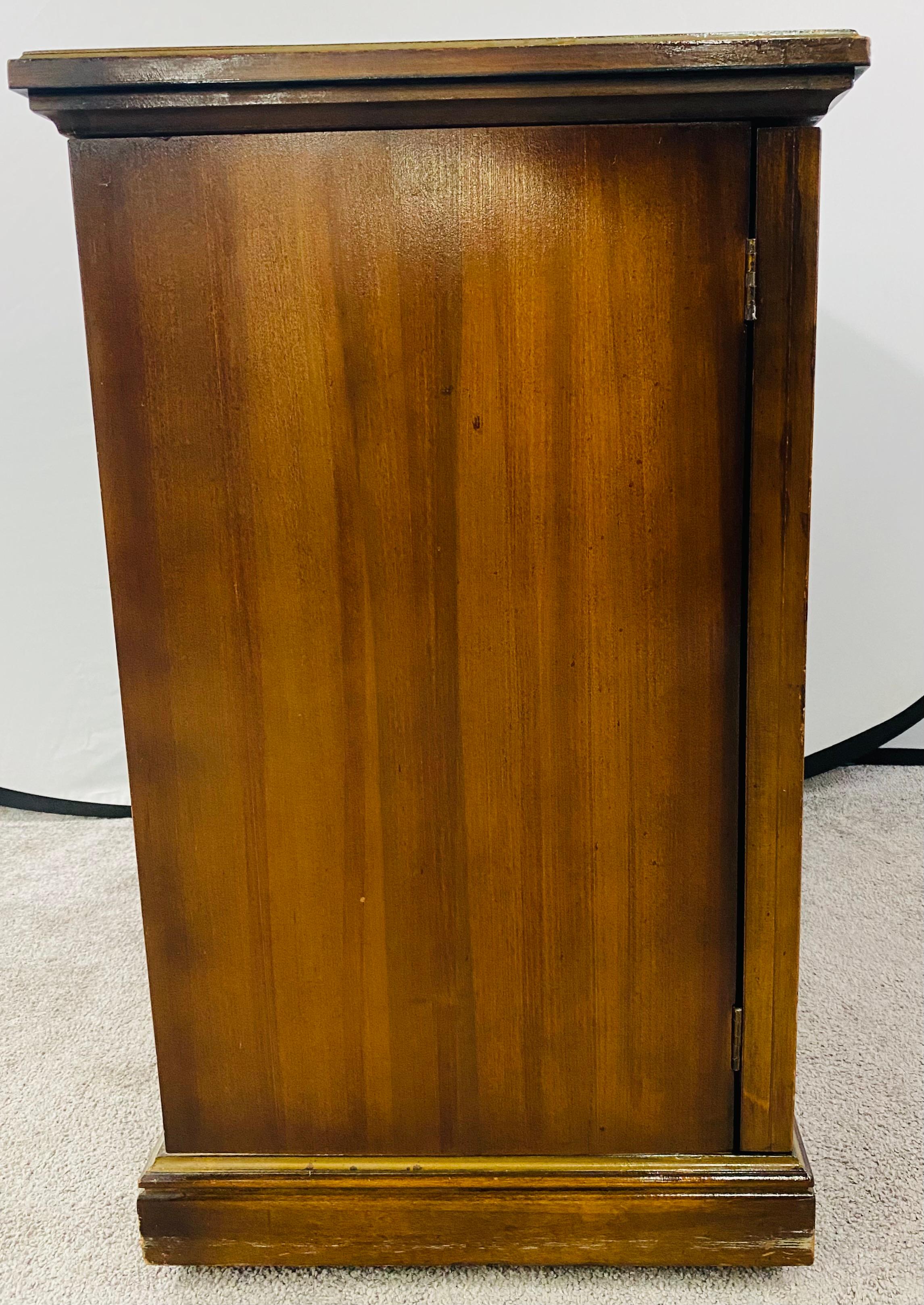 Mid-Century Campaign Style Mahogany Flip Top Dry Bar Cabinet Server or Chest  For Sale 6