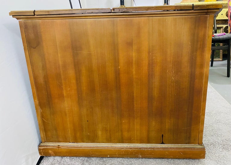 Mid-Century Campaign Style Mahogany Flip Top Dry Bar Cabinet Server or Chest  For Sale 10