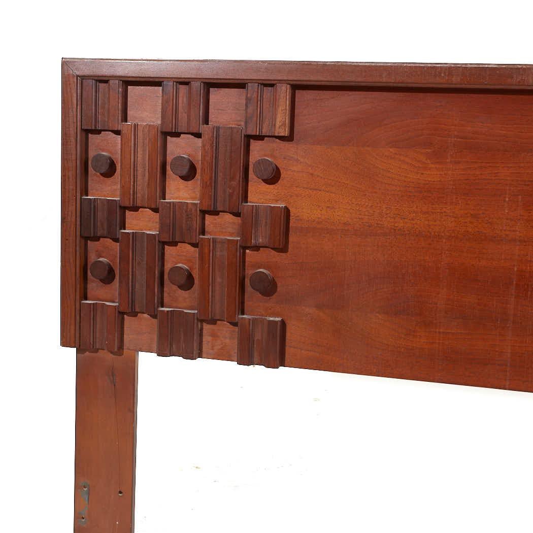 Mid Century Canadian Brutalist Walnut Queen Headboard In Good Condition For Sale In Countryside, IL