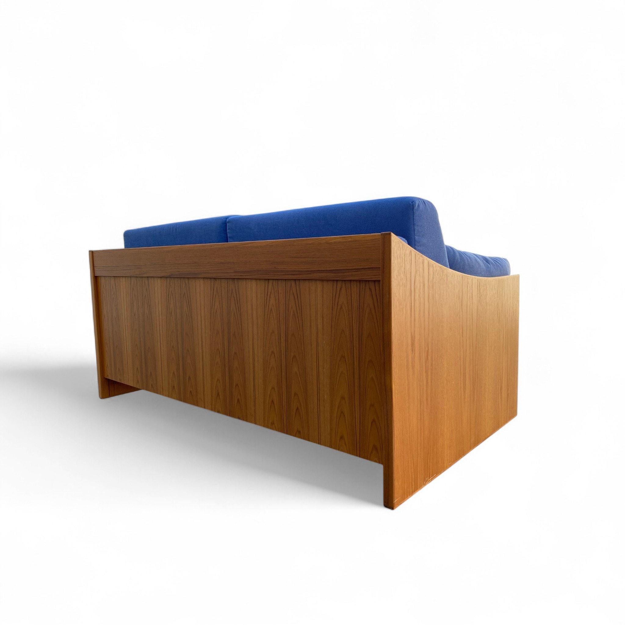 Canapé-lit escamotable en teck canadien du milieu du siècle, tapisserie bleue, années 1970 en vente 11