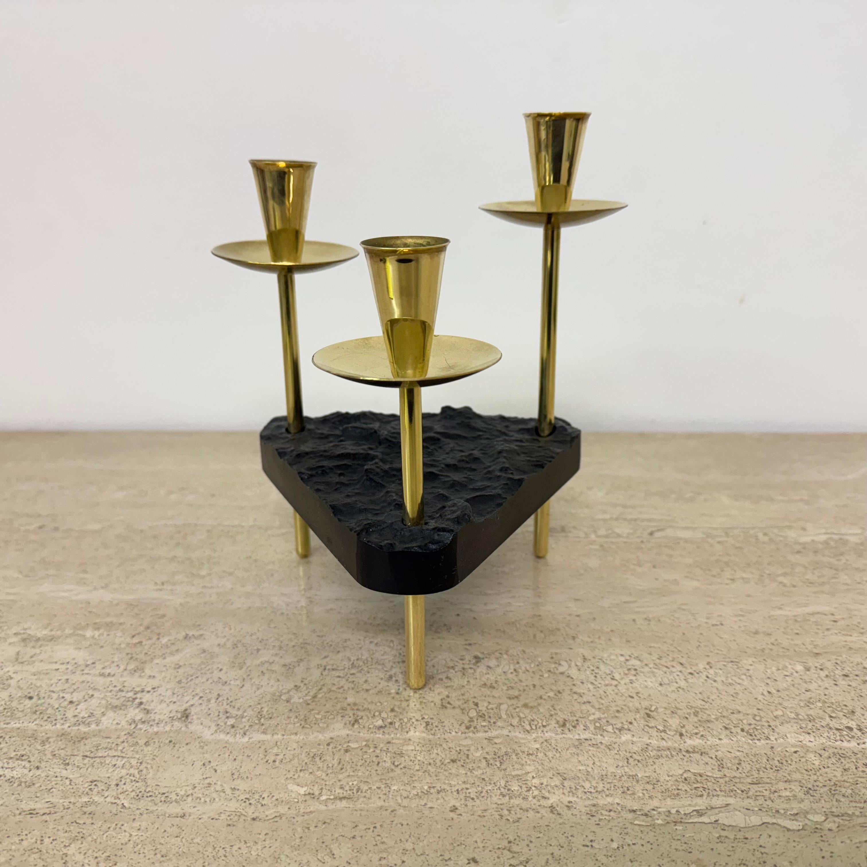 Portacandele di metà secolo in ottone e lucite, anni '70 in vendita 10