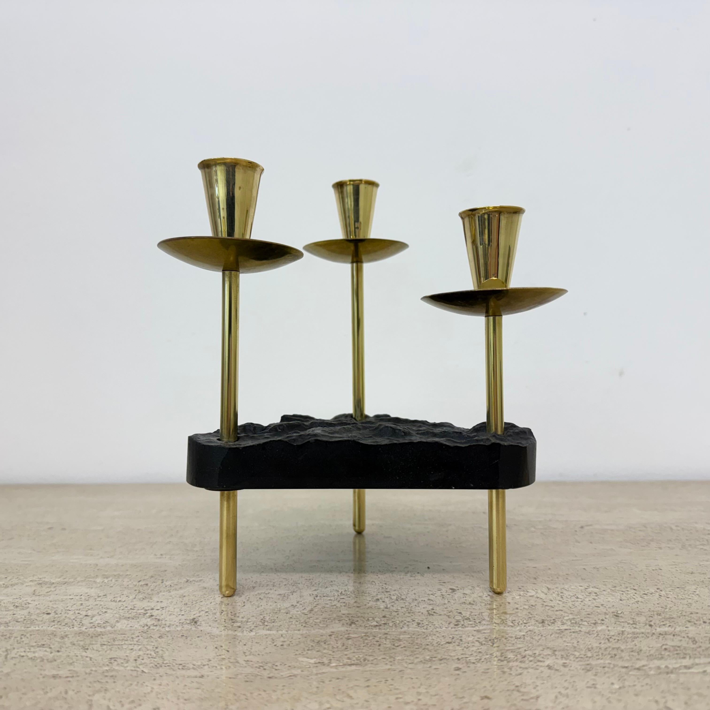Portacandele di metà secolo in ottone e lucite, anni '70 in vendita 12