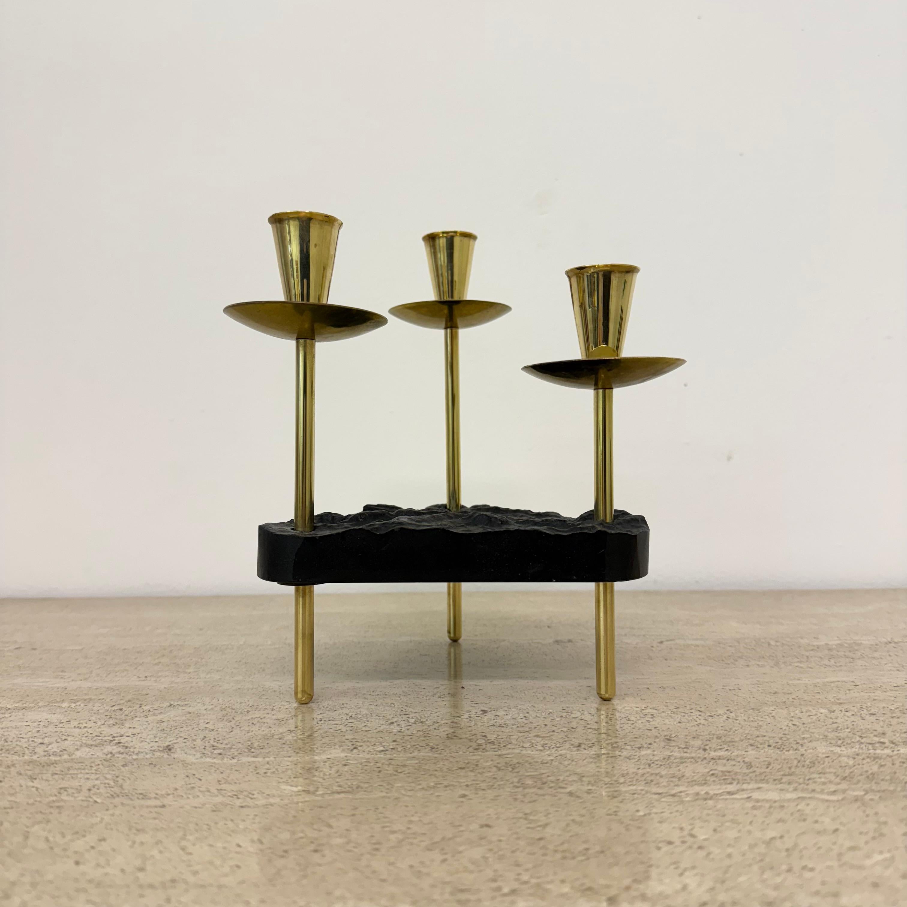 Tedesco Portacandele di metà secolo in ottone e lucite, anni '70 in vendita