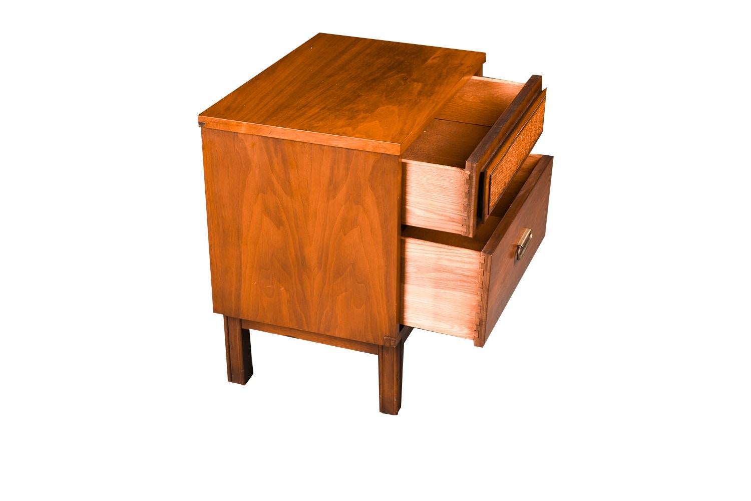 Mid Century Cane Walnut Brass Nightstand End Table In Good Condition For Sale In Baltimore, MD