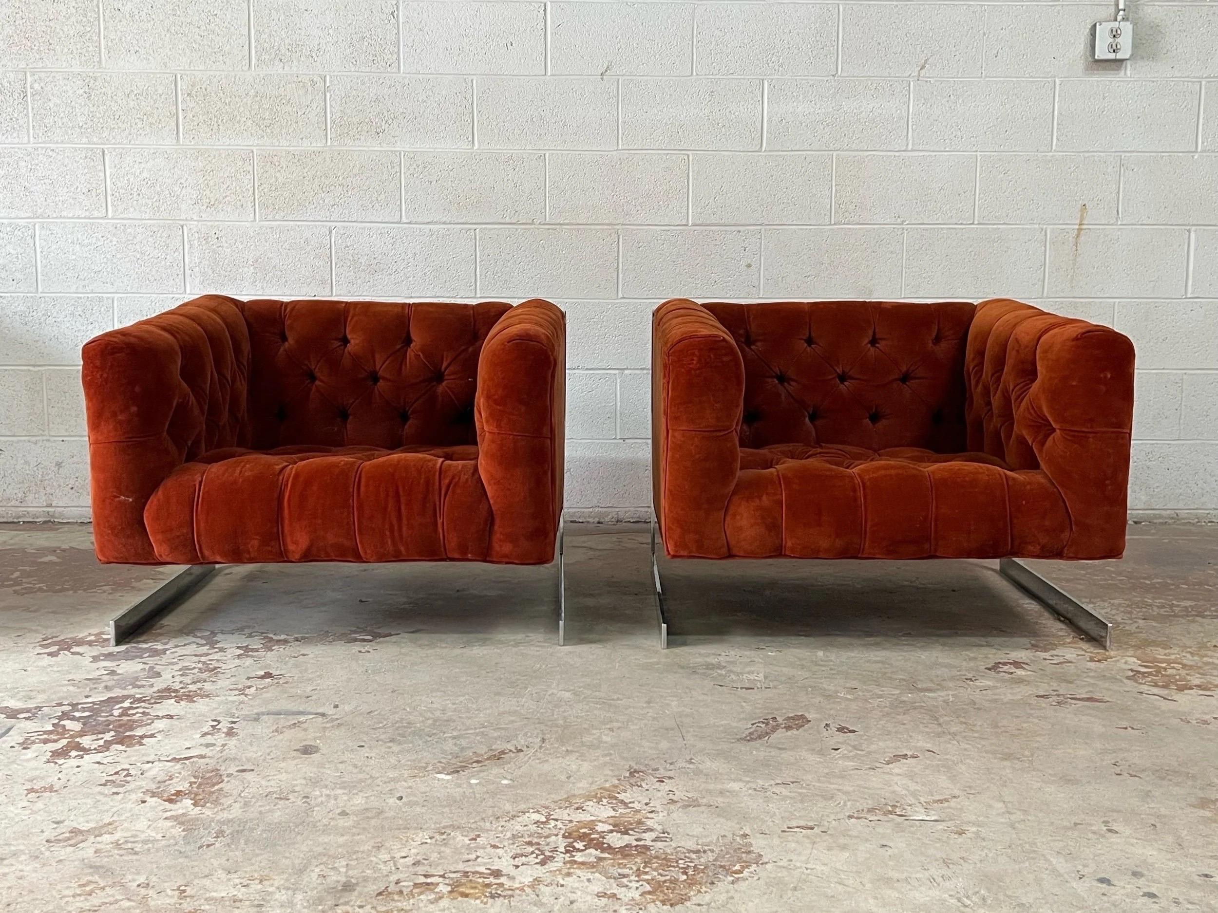 Paire de chaises longues en porte-à-faux du milieu du siècle dans le style de Milo Baughman en vente 7