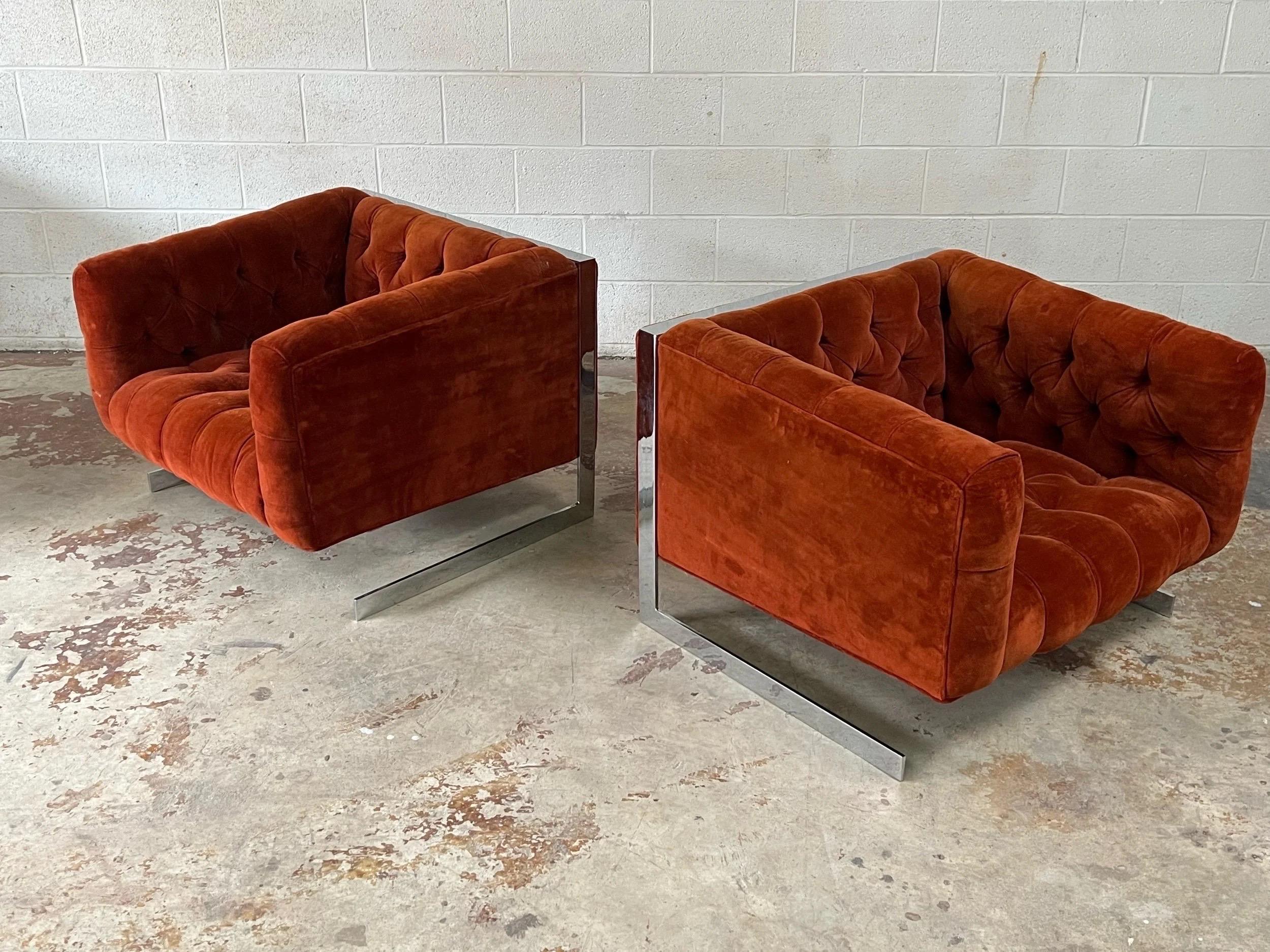 Paire de chaises longues en porte-à-faux du milieu du siècle dans le style de Milo Baughman en vente 8