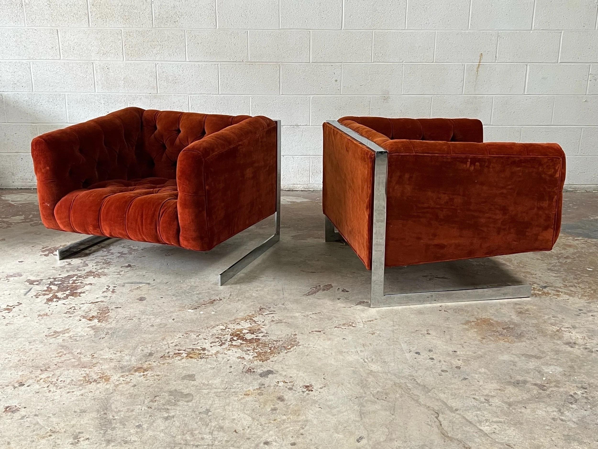 Paire de chaises longues en porte-à-faux du milieu du siècle dans le style de Milo Baughman en vente 9