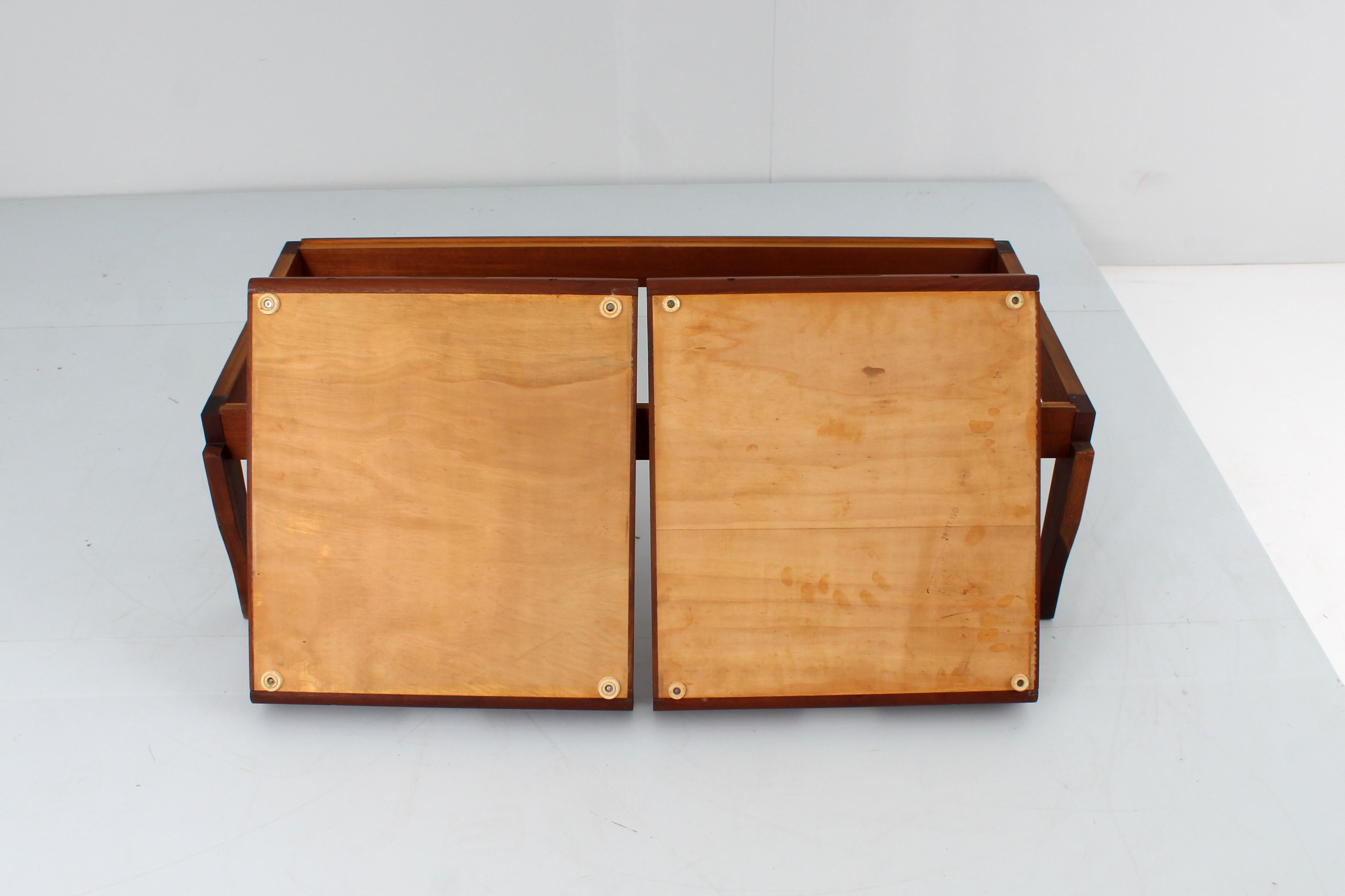 Mid-Century Cantù Wooden Teak Coffee Table with Two Removable Trays 60s Italy For Sale 7
