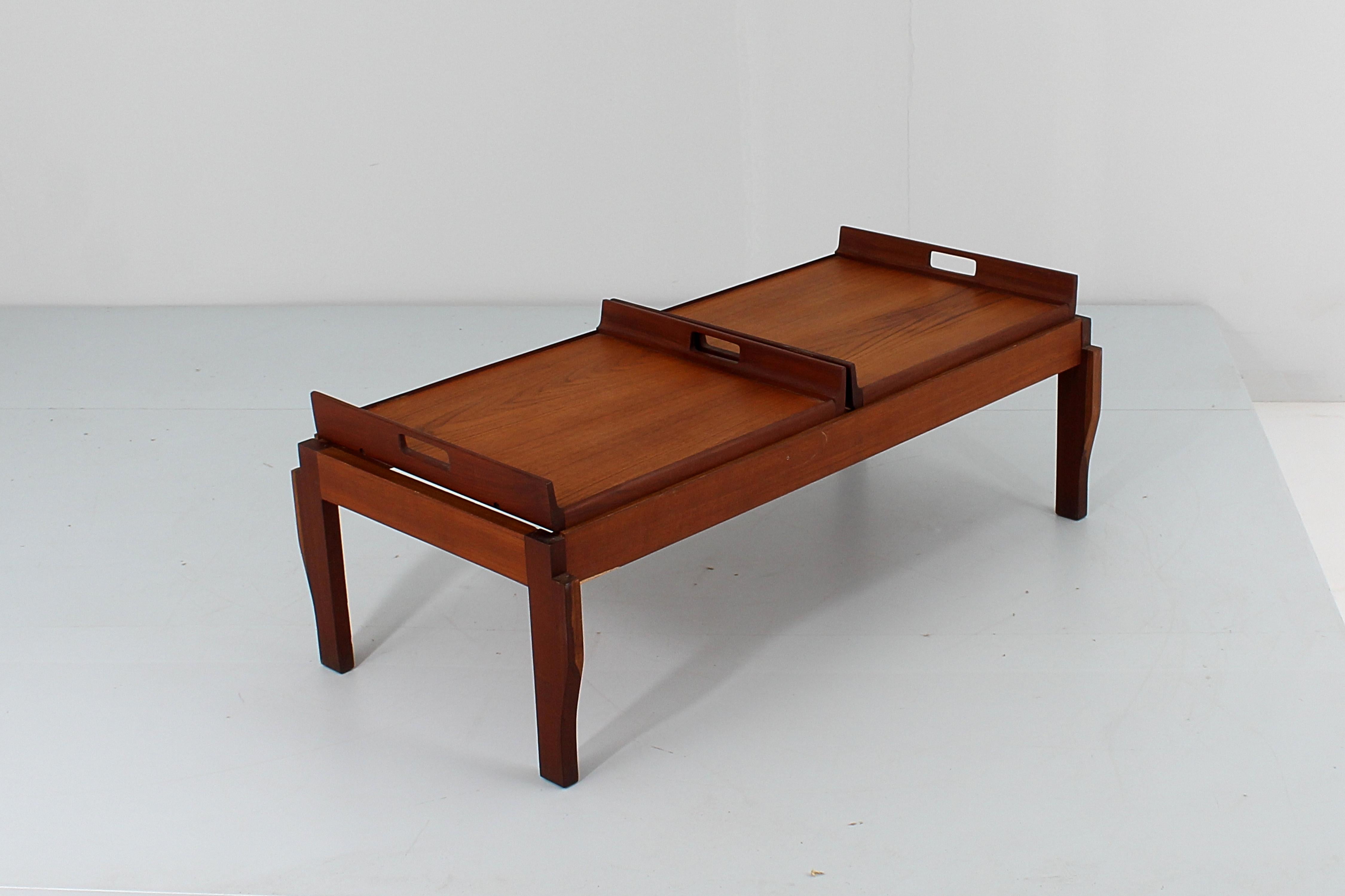 Mid-Century Cantù Wooden Teak Coffee Table with Two Removable Trays 60s Italy In Good Condition For Sale In Palermo, IT