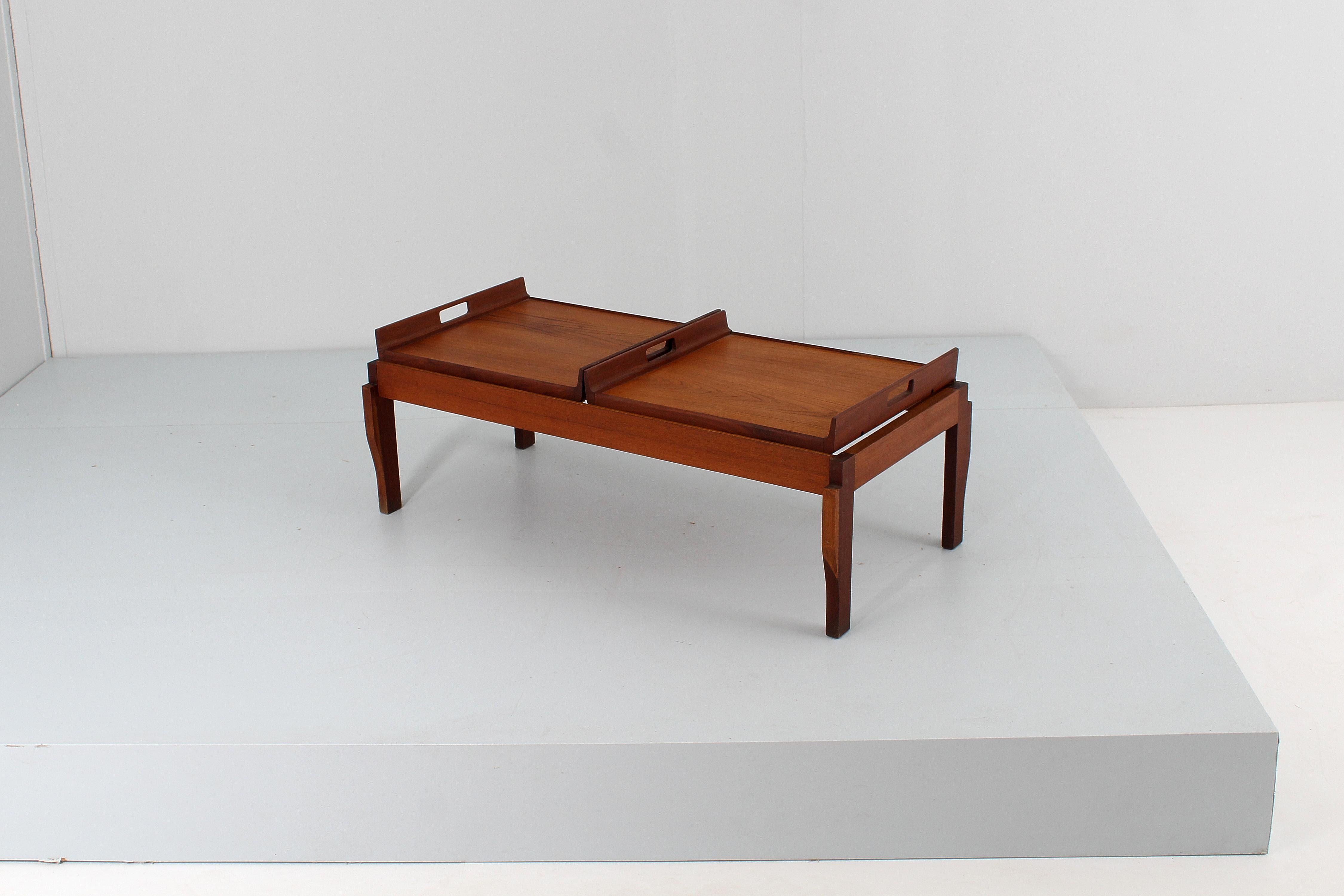 Mid-Century Cantù Wooden Teak Coffee Table with Two Removable Trays 60s Italy For Sale 3