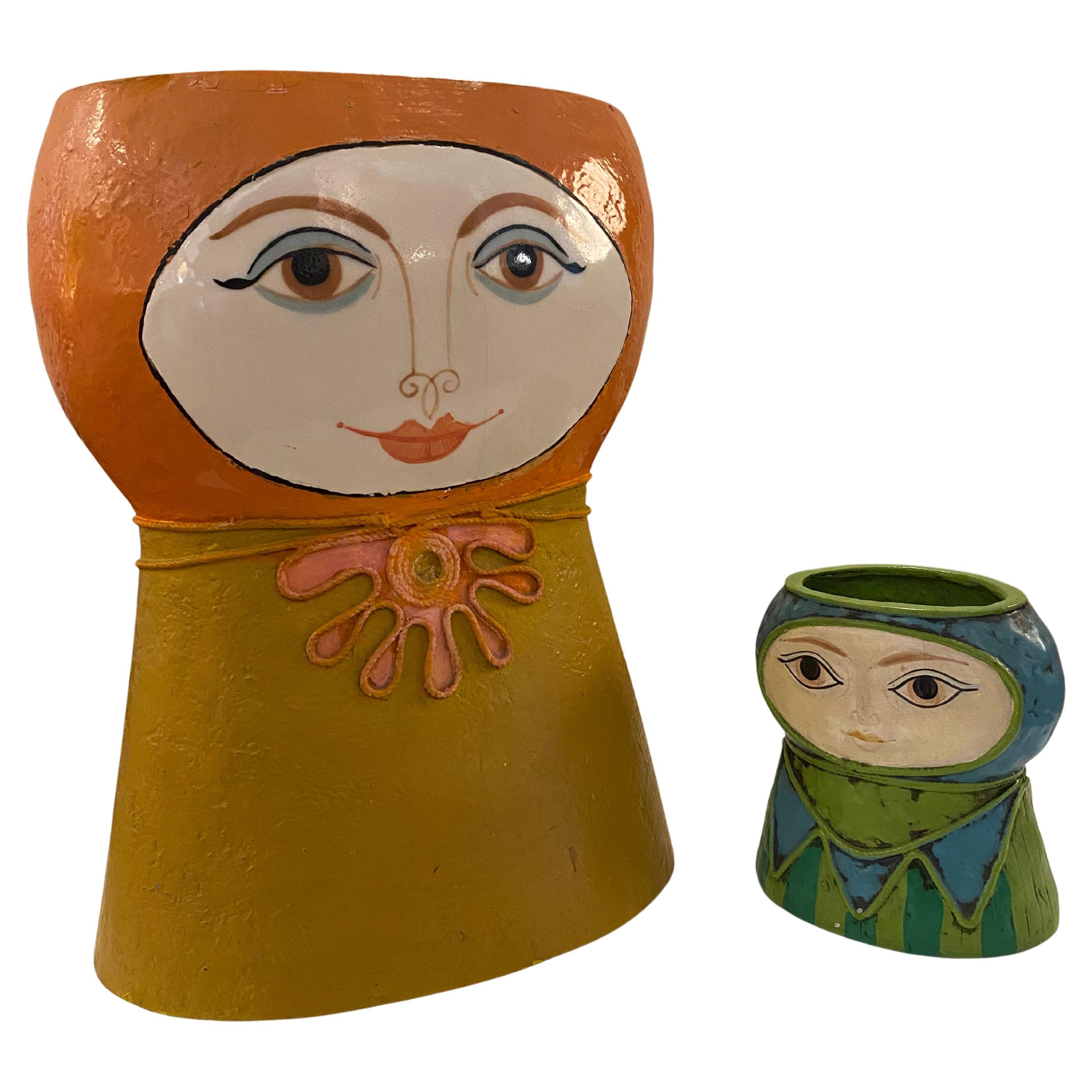 Pareja de esculturas de arte popular mexicano Capistrano atribuidas a Gemma Taccogna en venta