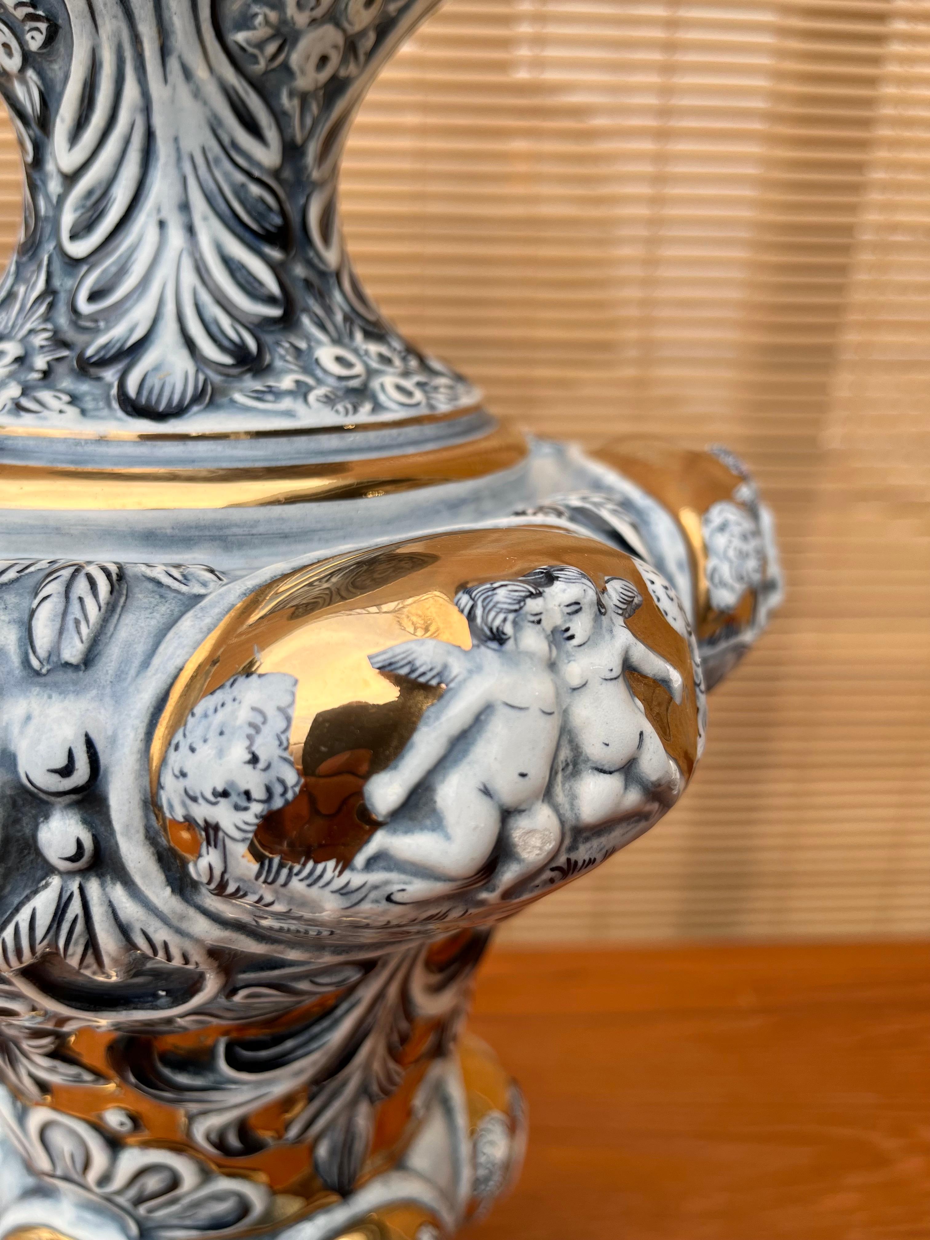 Mid-Century Capodimonte Porcelain Cherubs Vase Circa 1960s  For Sale 1