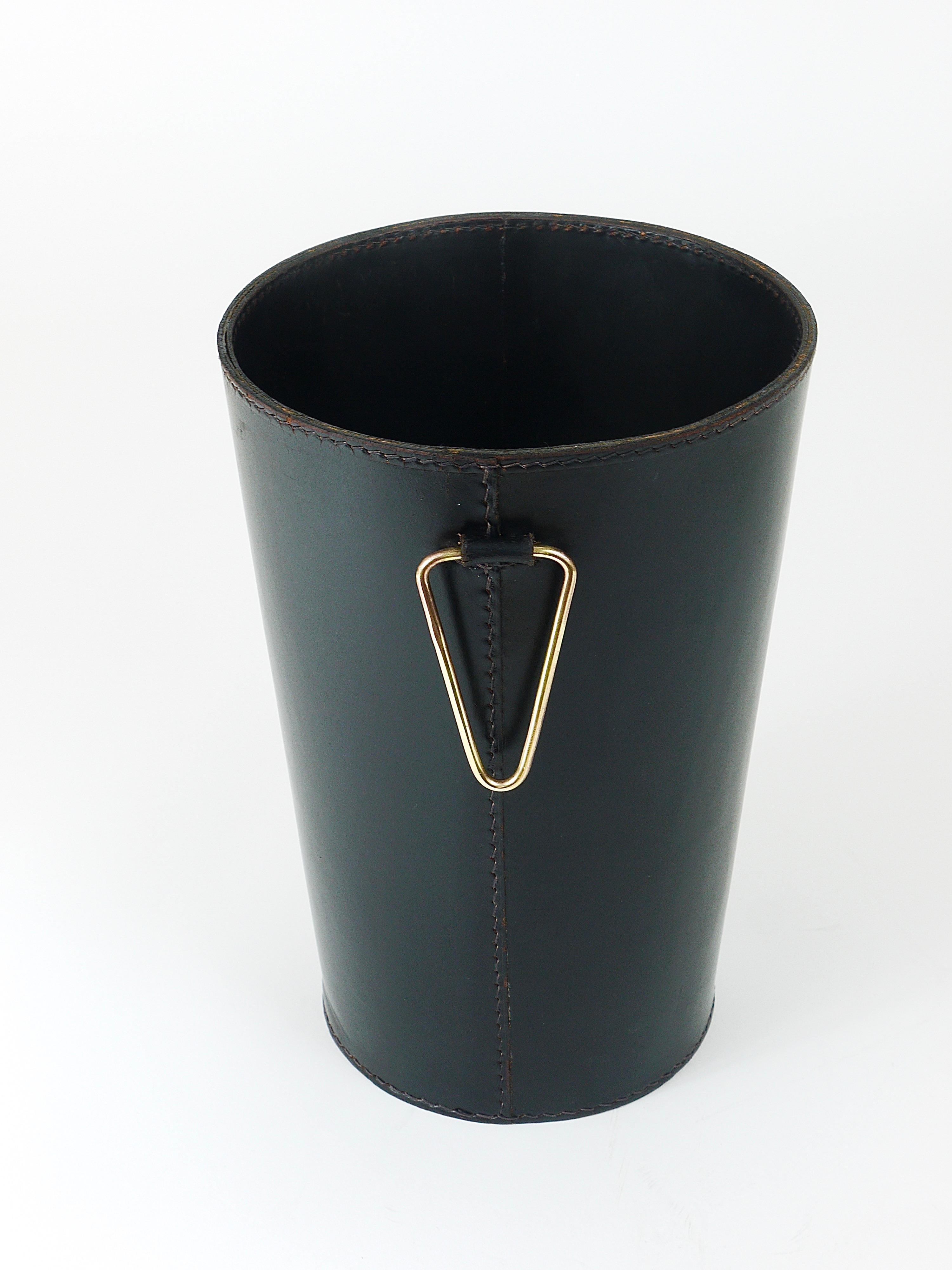Mid-Century Carl Auböck Black Leather & Brass Wastepaper Basket, Austria, 1950s In Good Condition For Sale In Vienna, AT