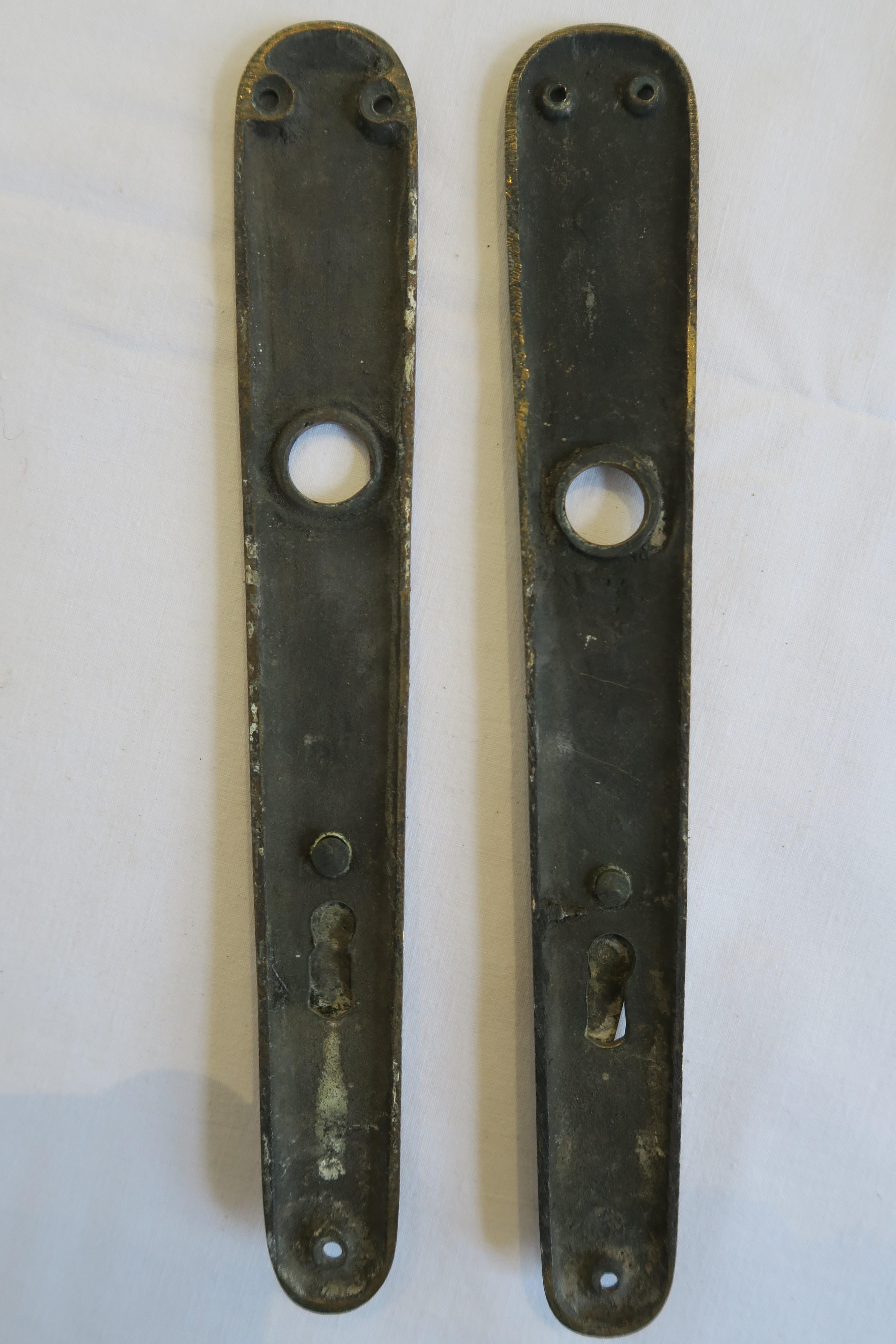 20ième siècle Poigne de porte/fixation de porte en laiton Carl Aubck du milieu du sicle dernier en vente