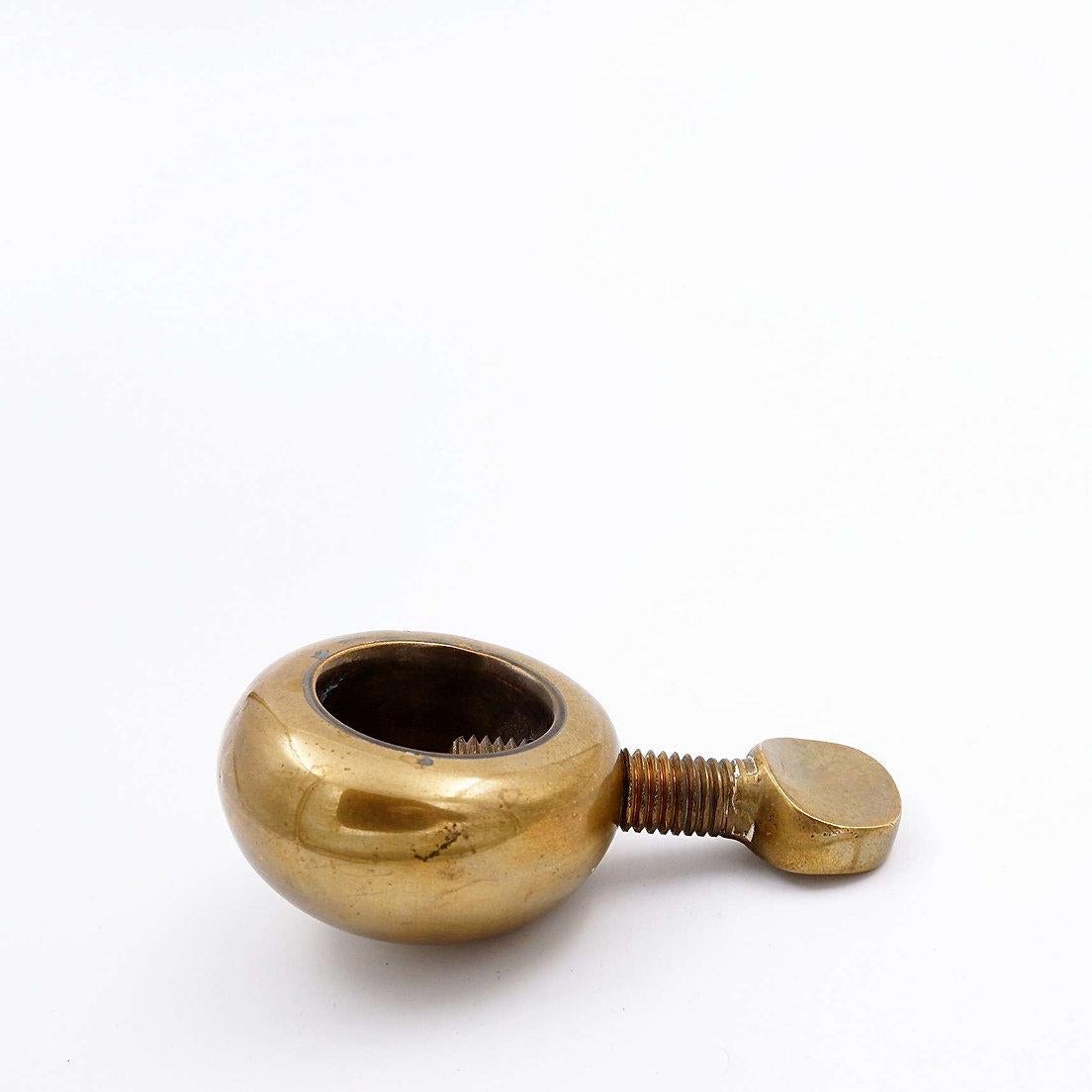 Mid-Century Carl Auböck Bronze Nutcracker - 1950s
Vintage - Decoration - Home Decor
Measures :  ~ 13cm x 7,5cm H: ~3,5cm 
Carl Auböck was an Austrian designer in the multigenerational workshop Werkstätte Carl Auböck. Carl Auböck II built on the