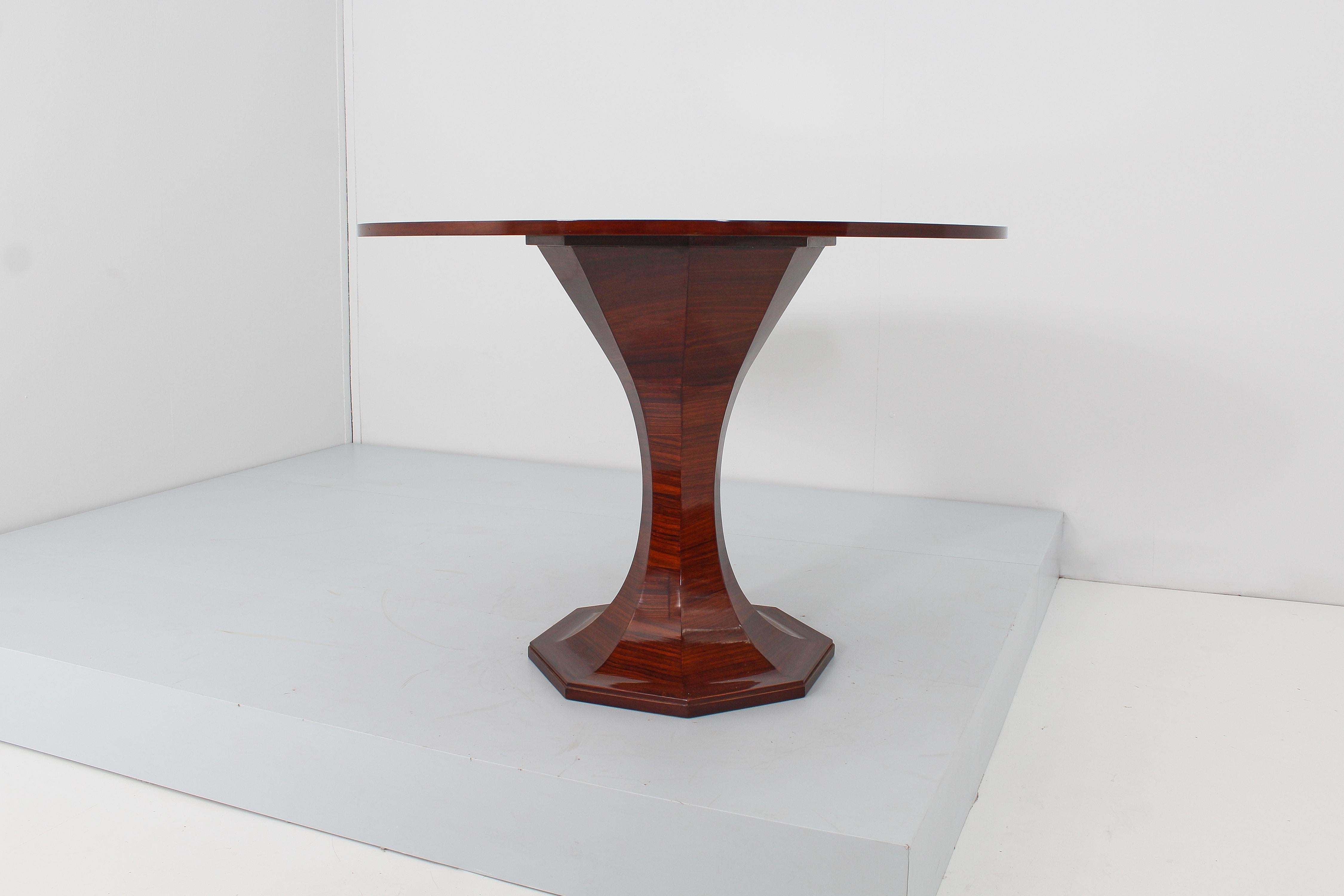 Carlo De Carli, runder Holztisch mit achteckigem Sockel aus der Mitte des Jahrhunderts, Italien 50er Jahre im Angebot 1