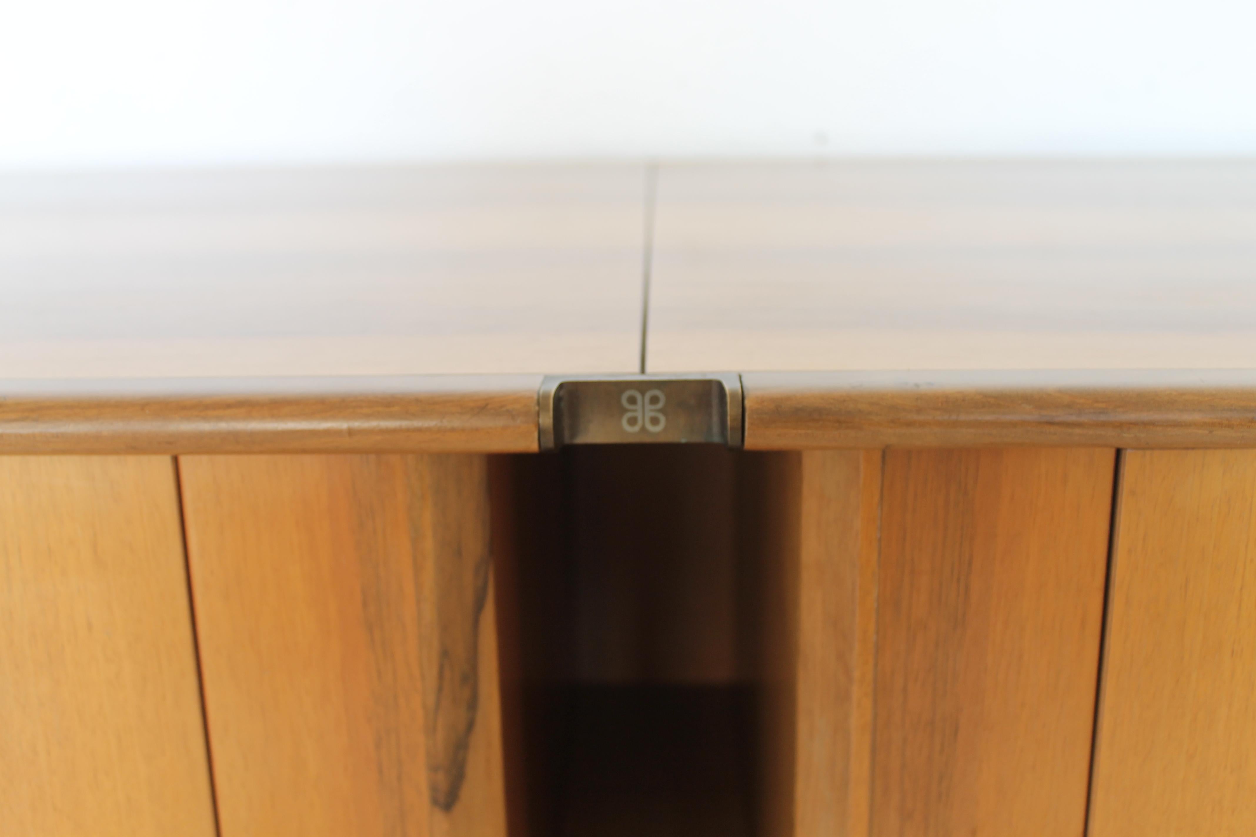 Midcentury Carlo Scarpa Natural Walnut and Brass Italian Sideboard, Bernini 1977 7