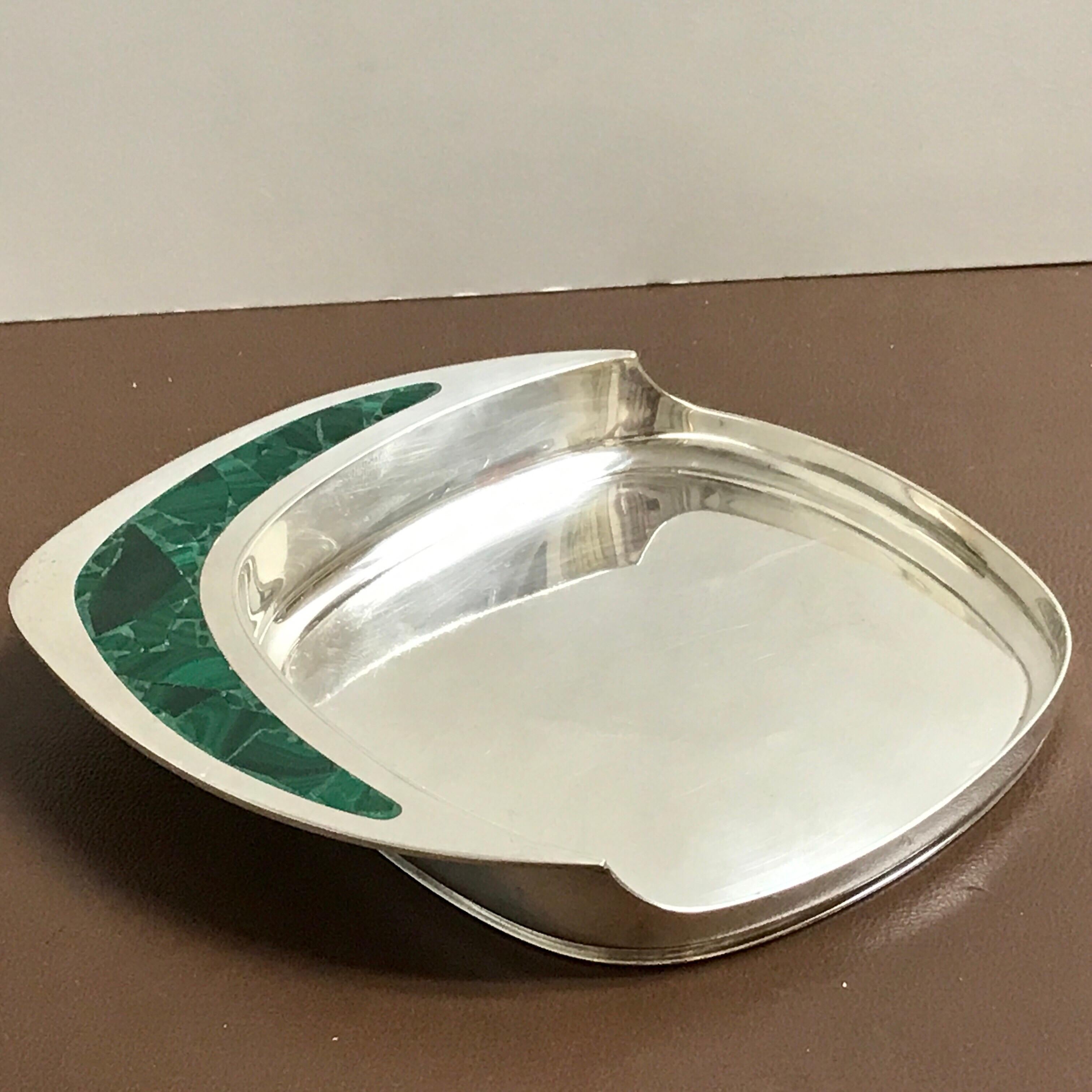 Midcentury Cartier sterling and malachite wine coaster, of triangular square (Dodecahedron) form with inset malachite handle, and a 5