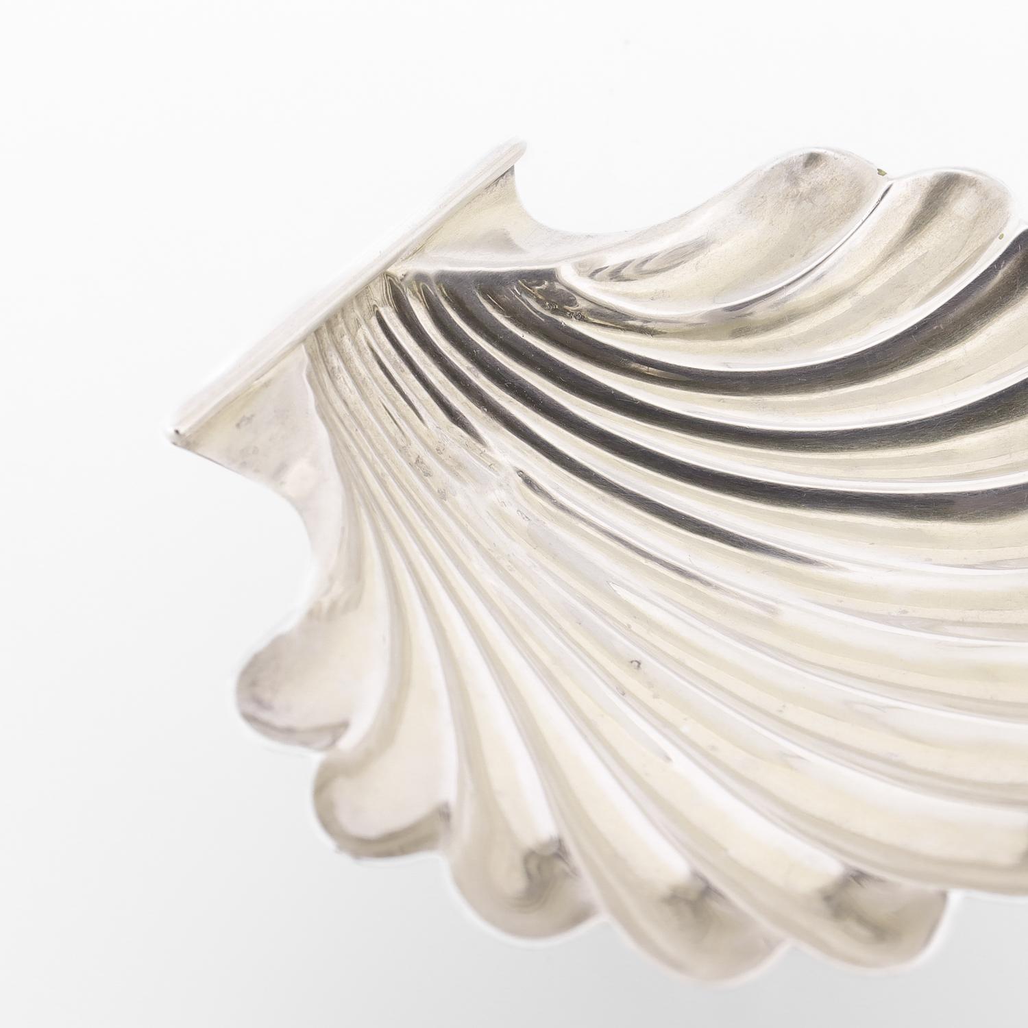 Mid-Century Cartier Sterling Silver Shell Shaped Footed Dish 6