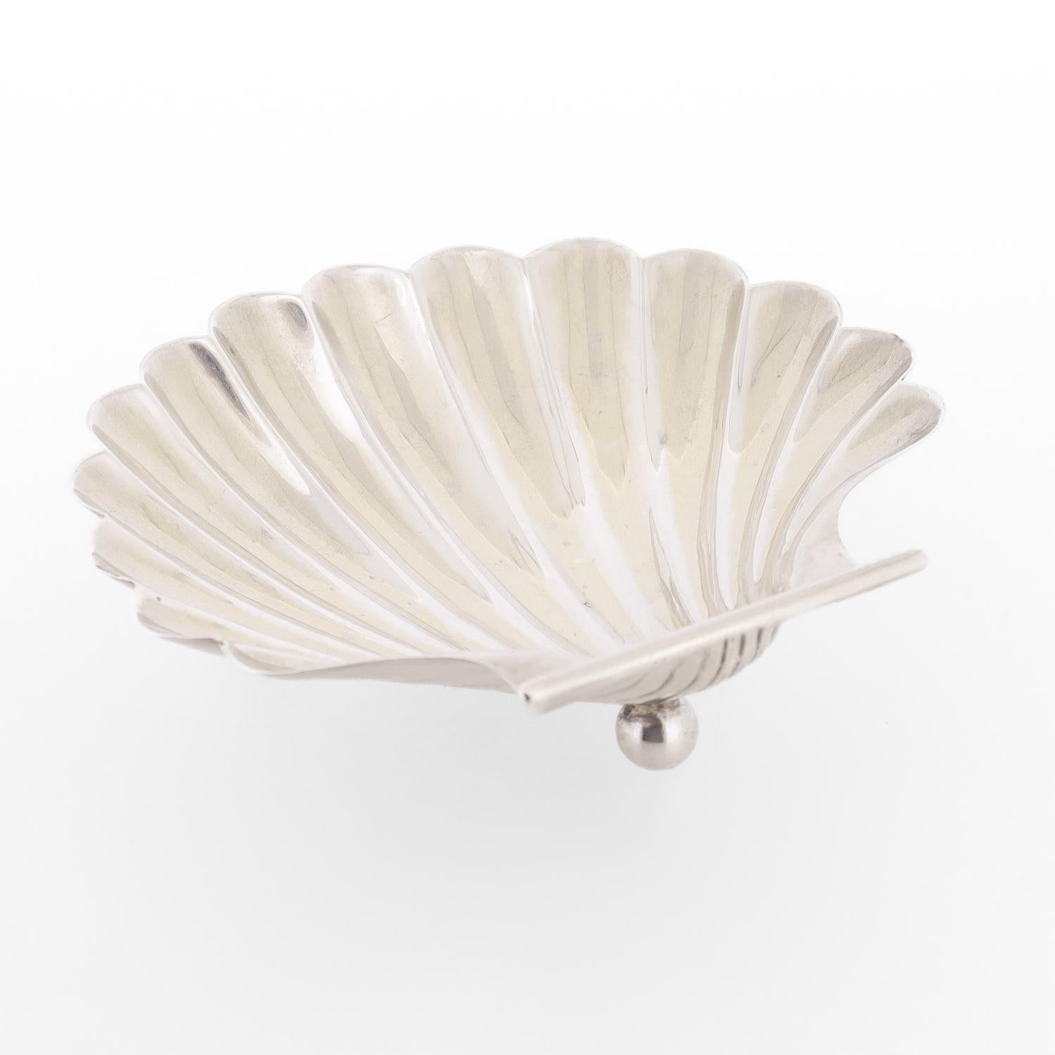 Mid-Century Modern Mid-Century Cartier Sterling Silver Shell Shaped Footed Dish