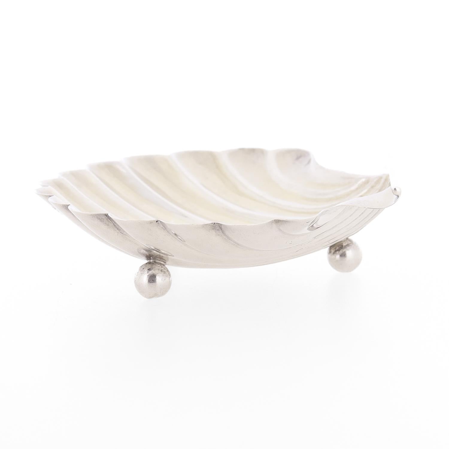 Mid-Century Cartier Sterling Silver Shell Shaped Footed Dish 2