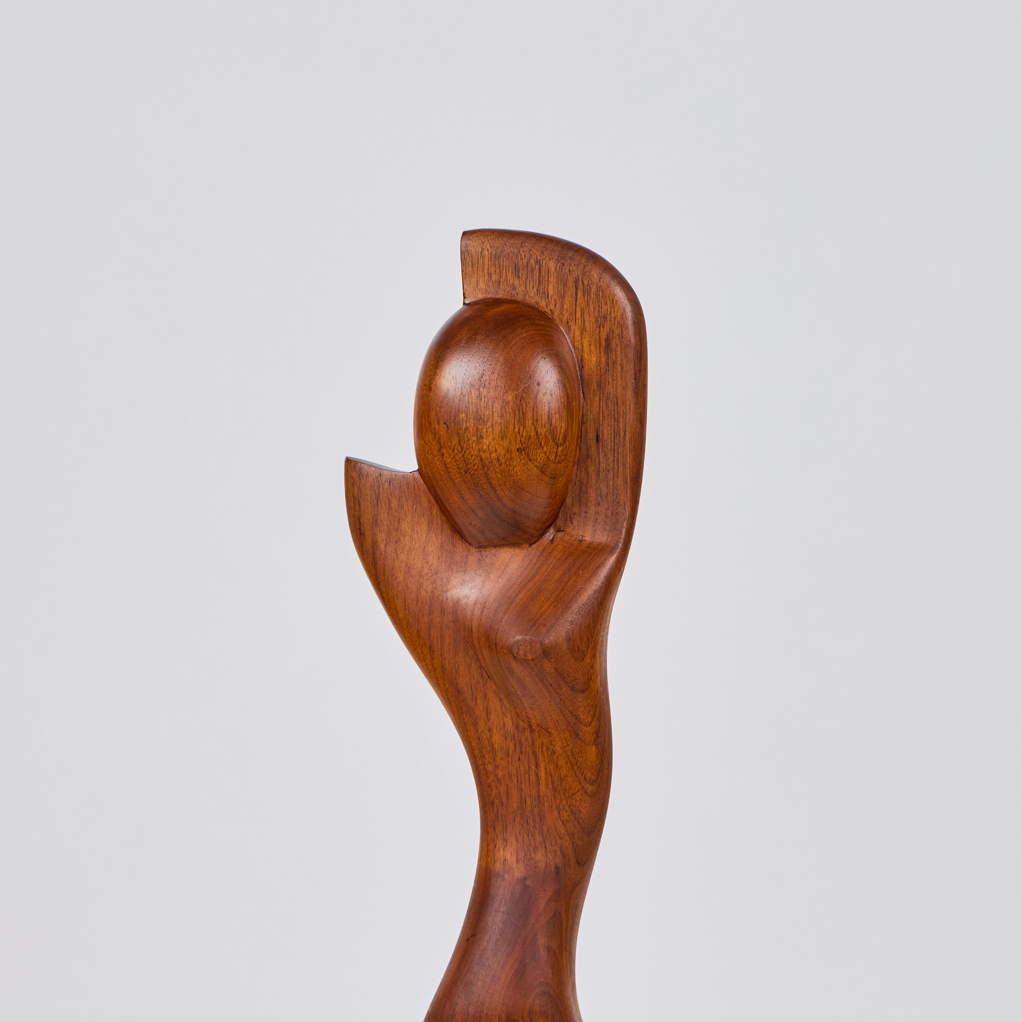 Mujer de mediados de siglo tallada en madera  Escultura de figuras Estadounidense en venta