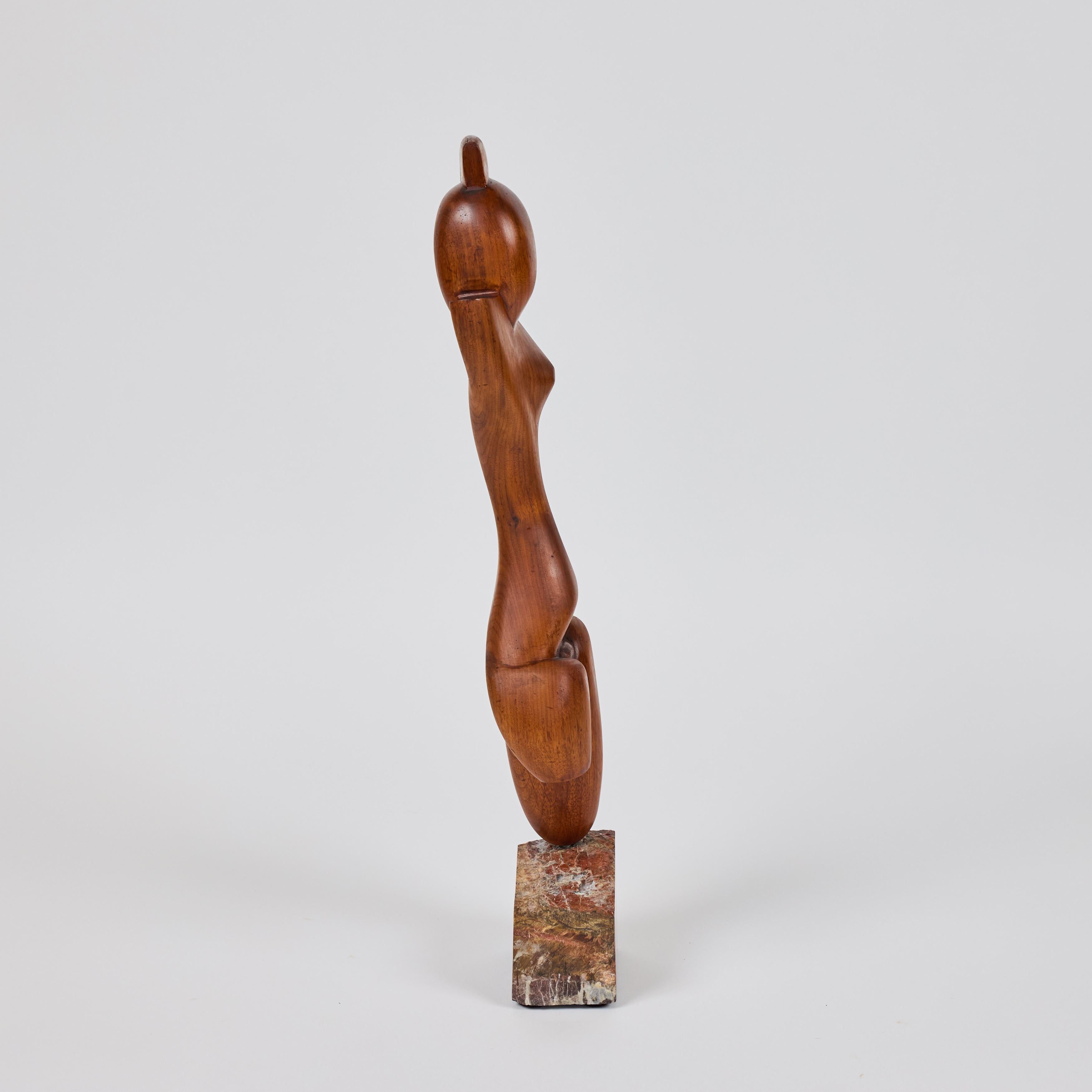 Mujer de mediados de siglo tallada en madera  Escultura de figuras en Excelente estado para la venta en Pasadena, CA