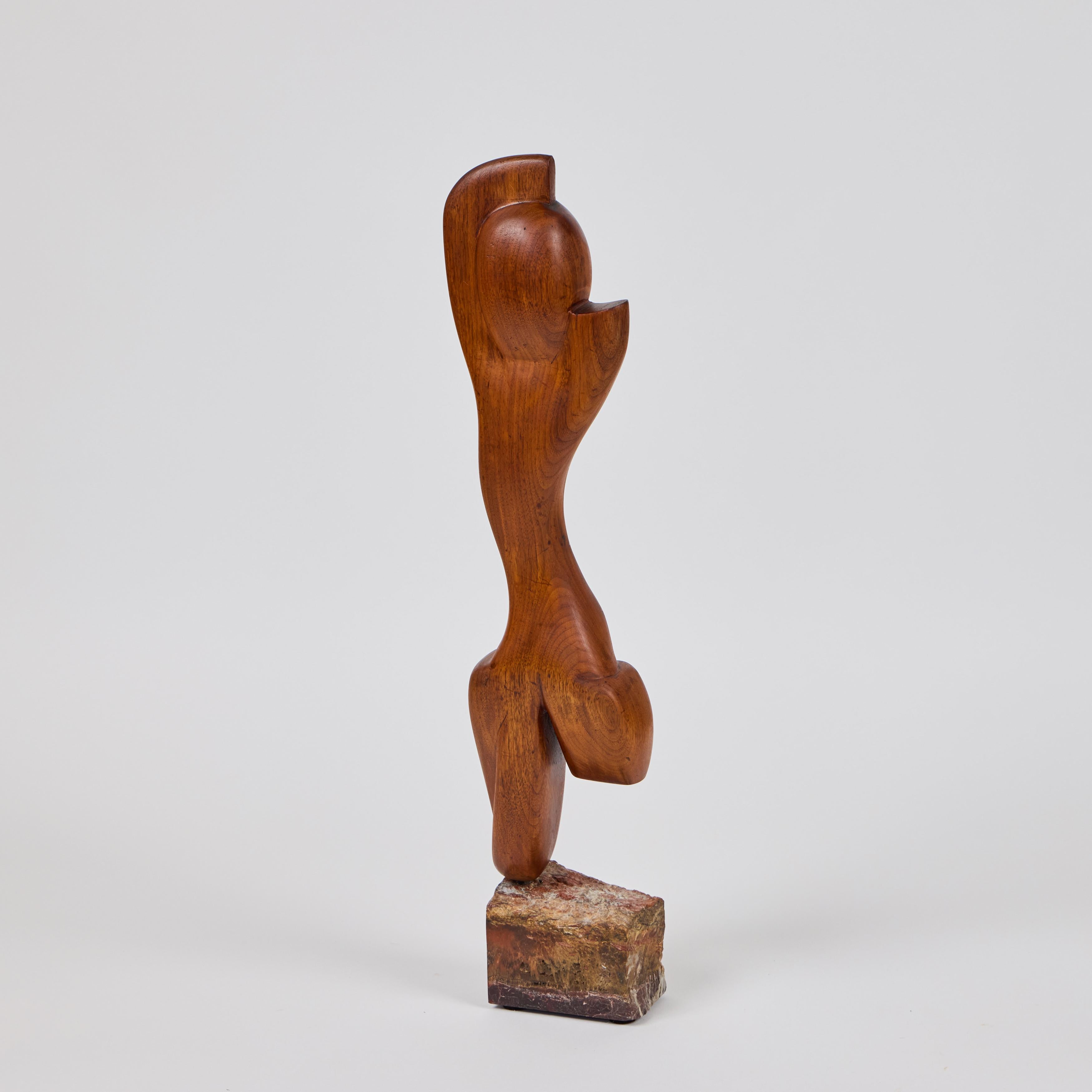 Mujer de mediados de siglo tallada en madera  Escultura de figuras siglo XX en venta