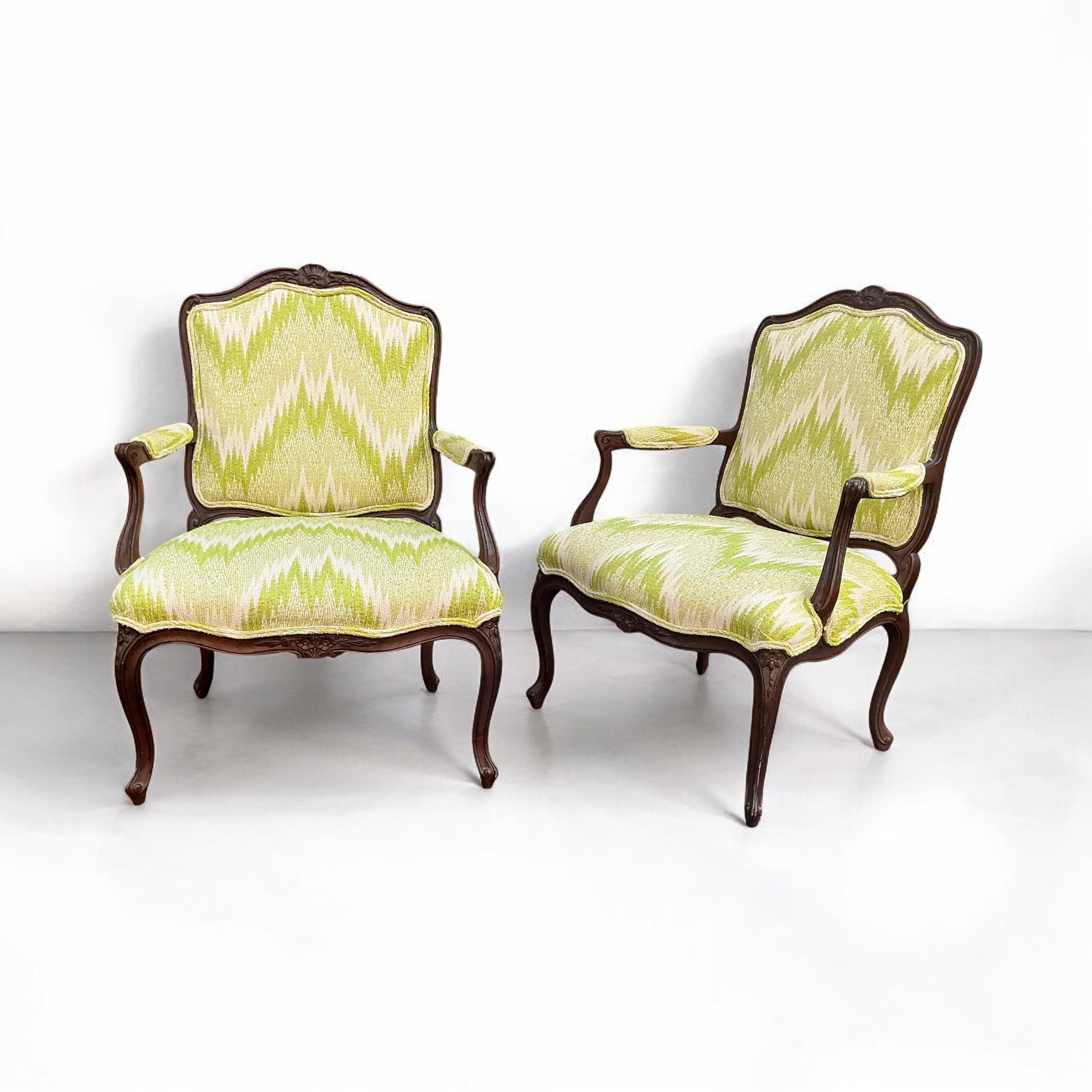 Mid-Century Carved Fruitwood French Louis XIV Style Bergere Chairs -Pair In Good Condition For Sale In Kennesaw, GA