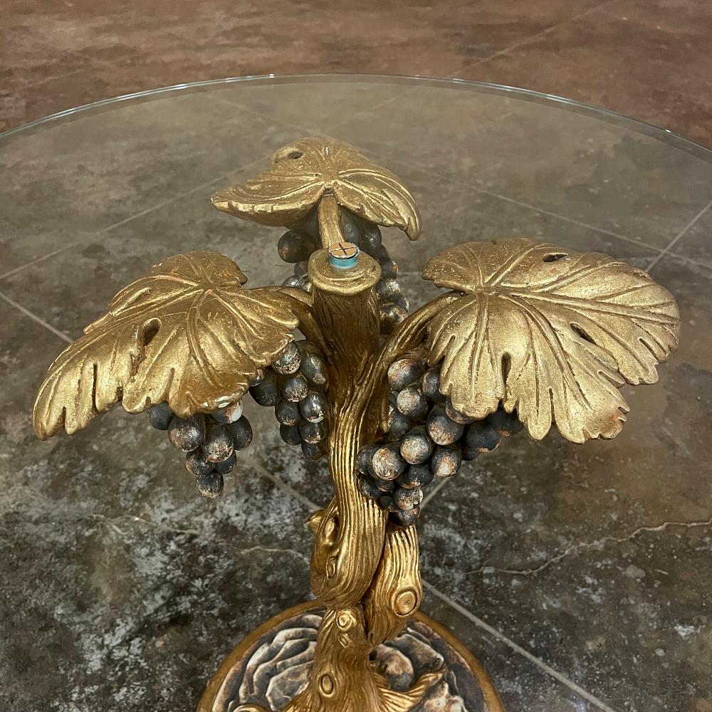 Midcentury Carved Giltwood and Glass Lamp Table In Good Condition For Sale In Dallas, TX