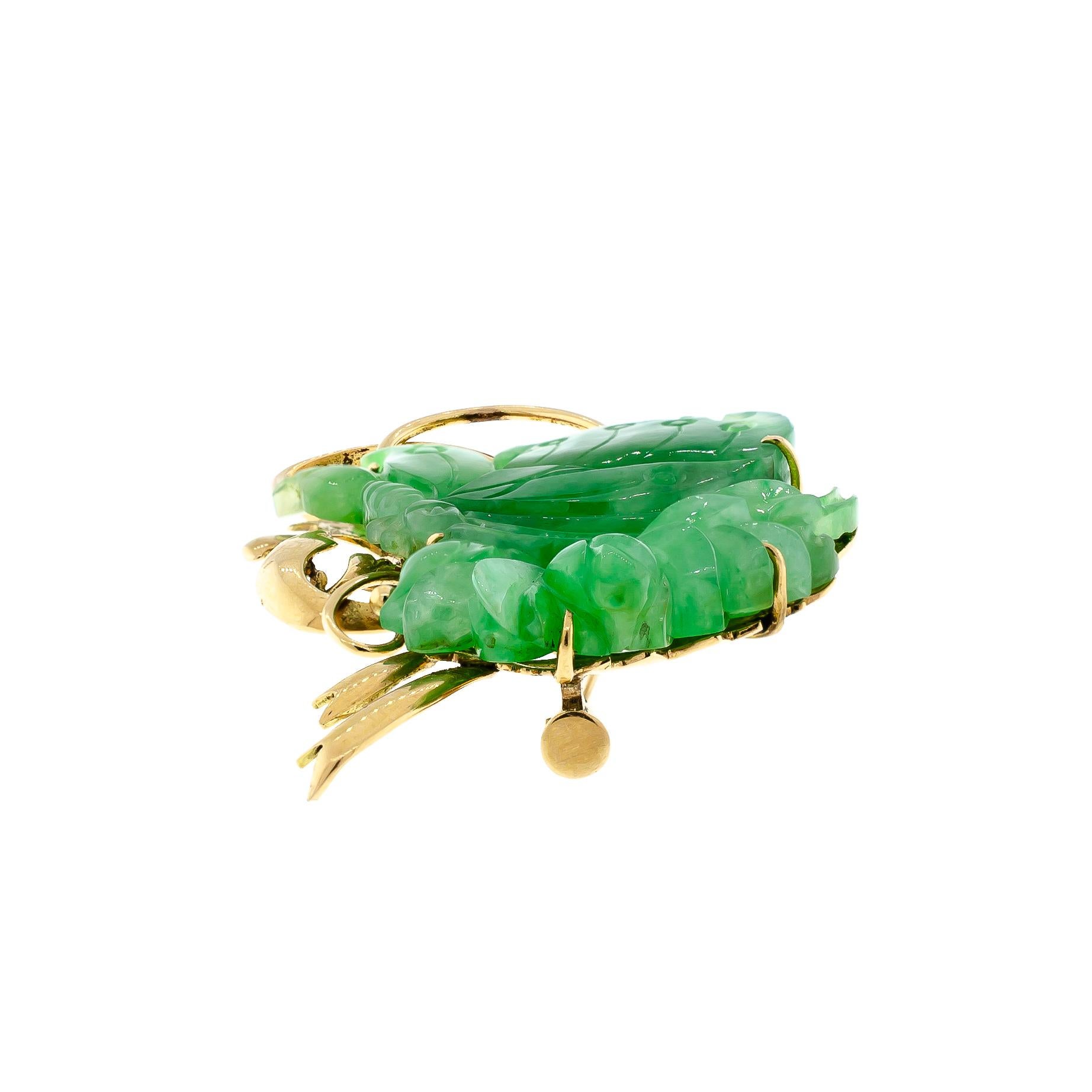 Mid-Century Carved Jade and 14 Karat Yellow Gold Brooch 2