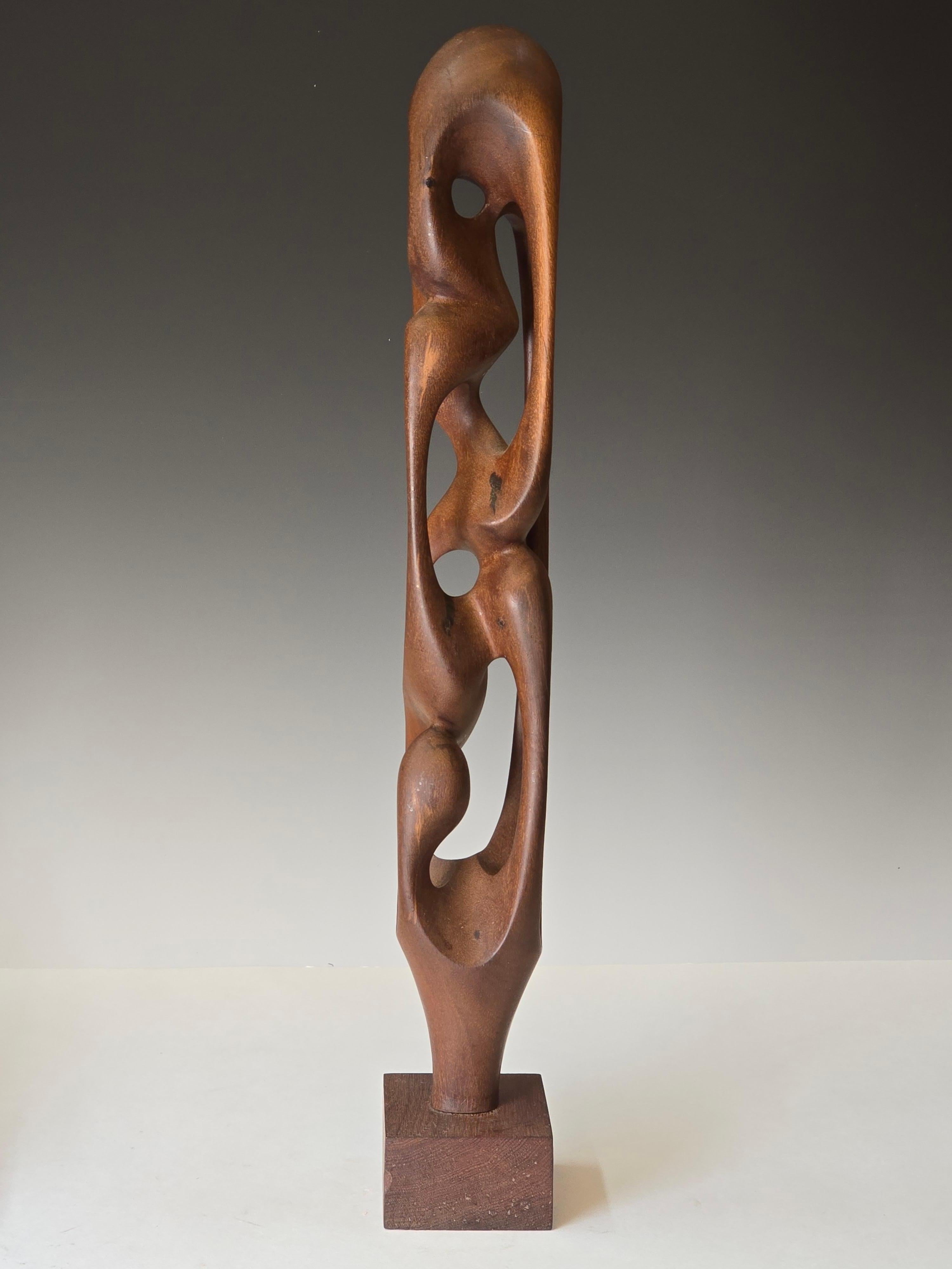 Mid-Century moderno Scultura astratta in palissandro intagliato di metà secolo in vendita